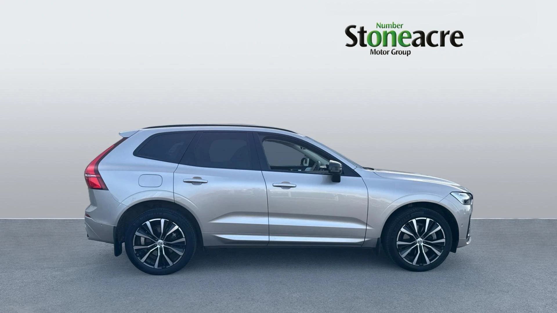 Volvo XC60 Ultimate Dark B5 (250 hp) FA23KWZ Image 3