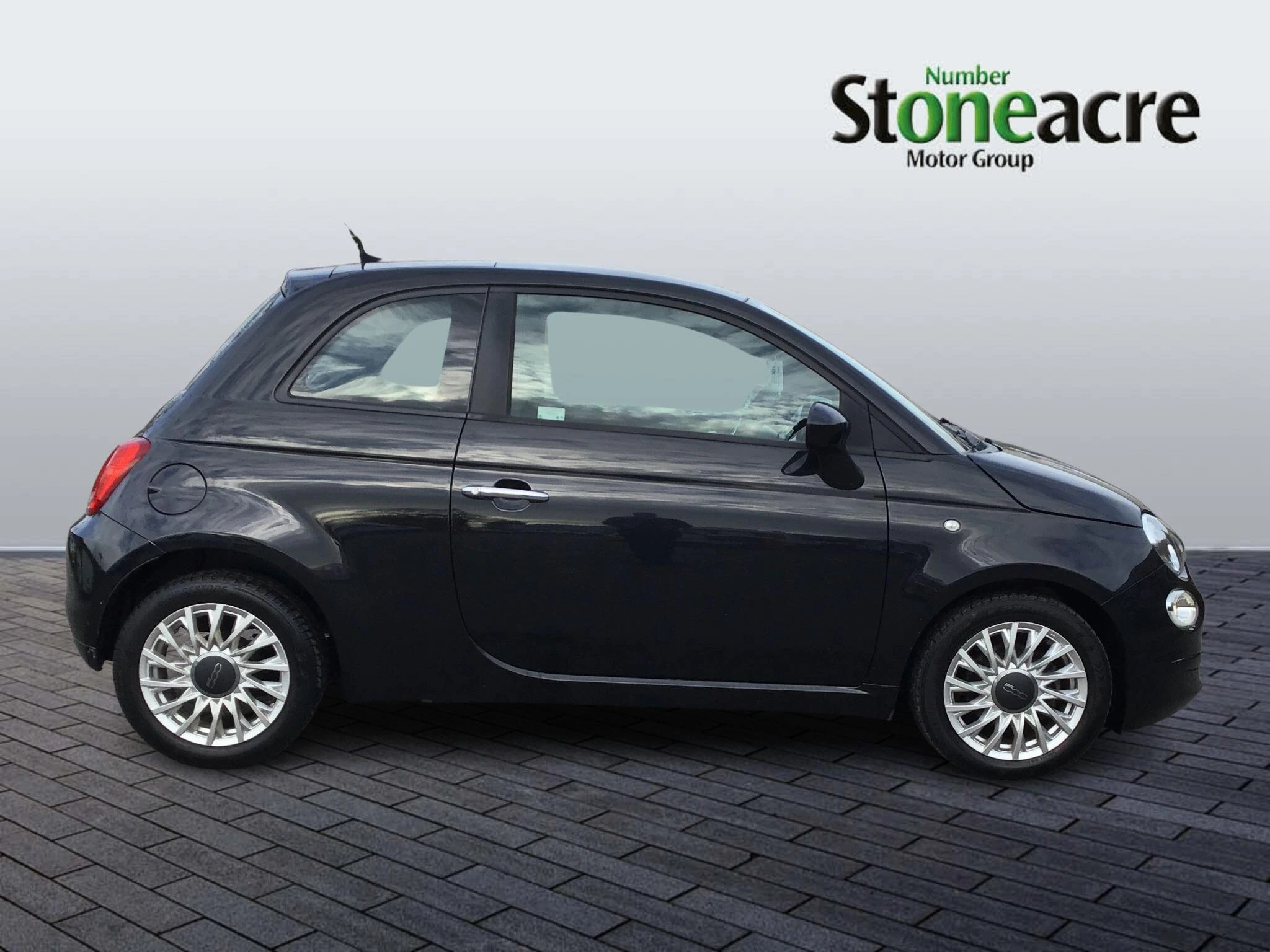 Fiat 500 1.0 Mild Hybrid Lounge 3dr YP70GKU Image 2