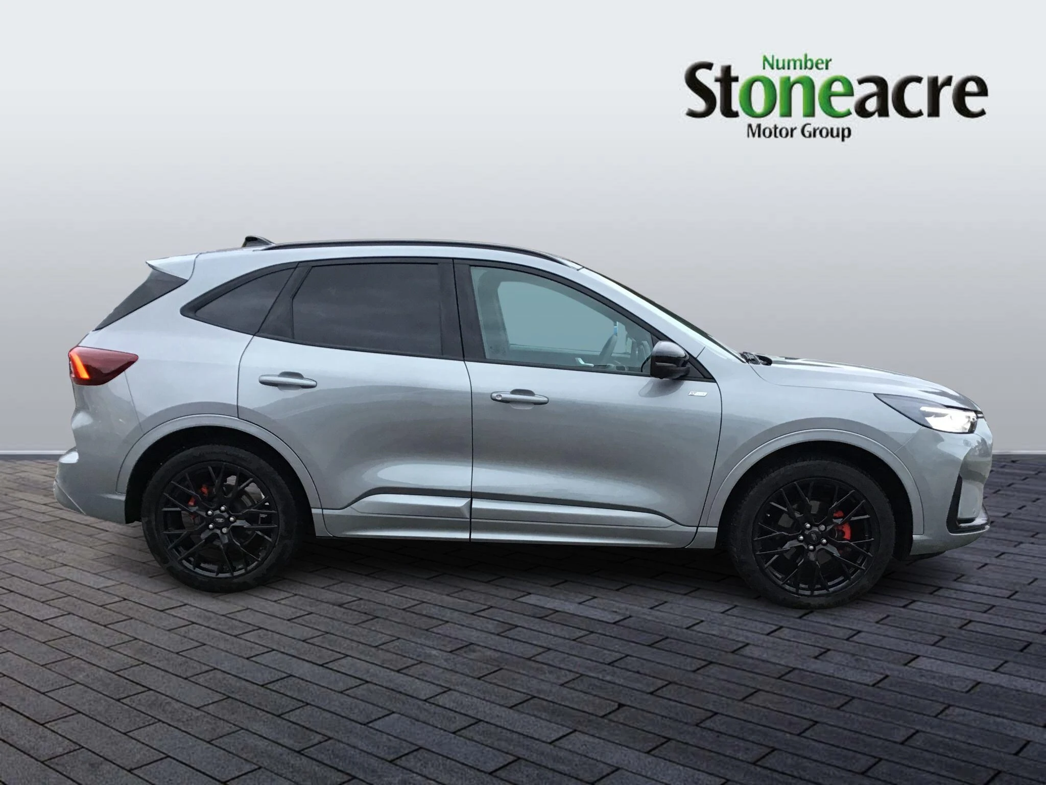 Ford Kuga 2.5 Duratec 14.4kWh ST-Line X Black Package CVT Euro 6 (s/s) 5dr YJ25KZM Image 2