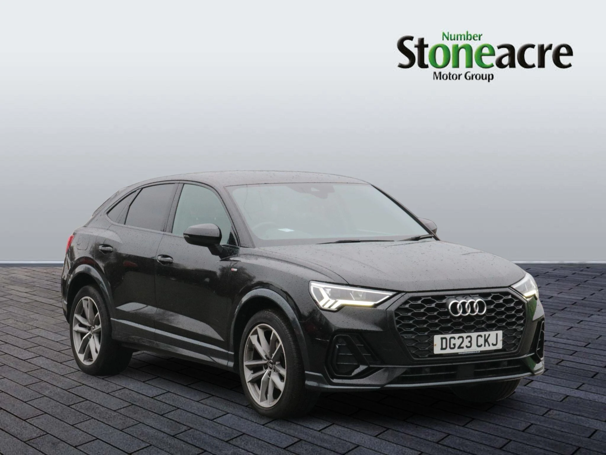 Audi Q3 1.5 TFSI CoD 35 Black Edition Sportback S Tronic Euro 6 (s/s) 5dr DG23CKJ Image 1