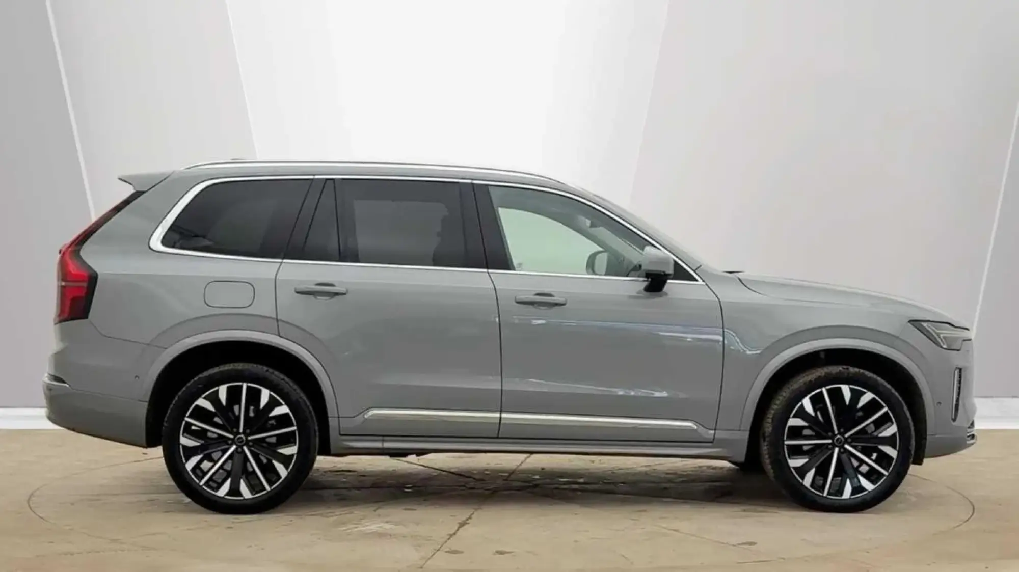Volvo XC90 Image 2