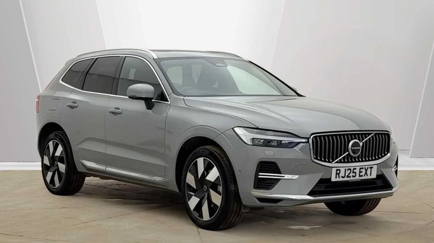 Volvo XC60 2.0h T8 18.8kWh Ultra Bright Auto AWD Euro 6 (s/s) 5dr RJ25EXT Image 1