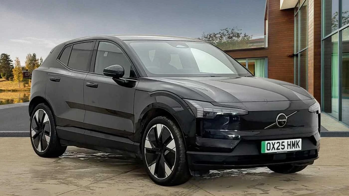 Volvo EX30 Single Motor Extended Range 69kWh Ultra Auto 5dr OX25HMK Image 1