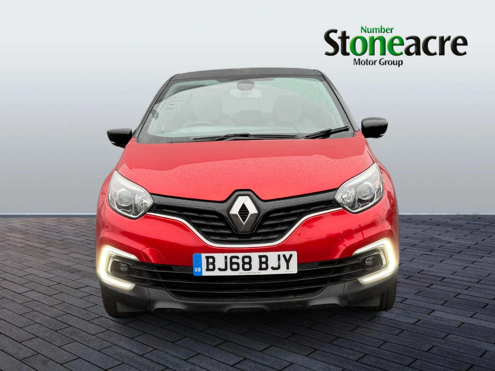 Renault Captur 0.9 TCE 90 Iconic 5dr BJ68BJY Image 2