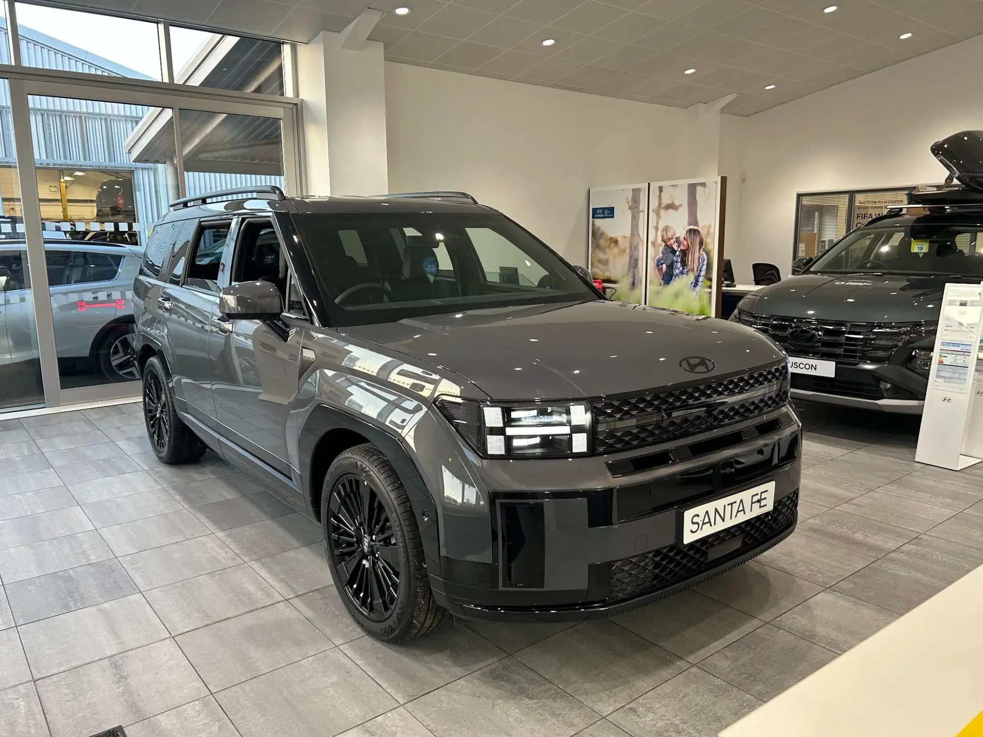 Hyundai SANTA FE Plug-in Hybrid Image 1