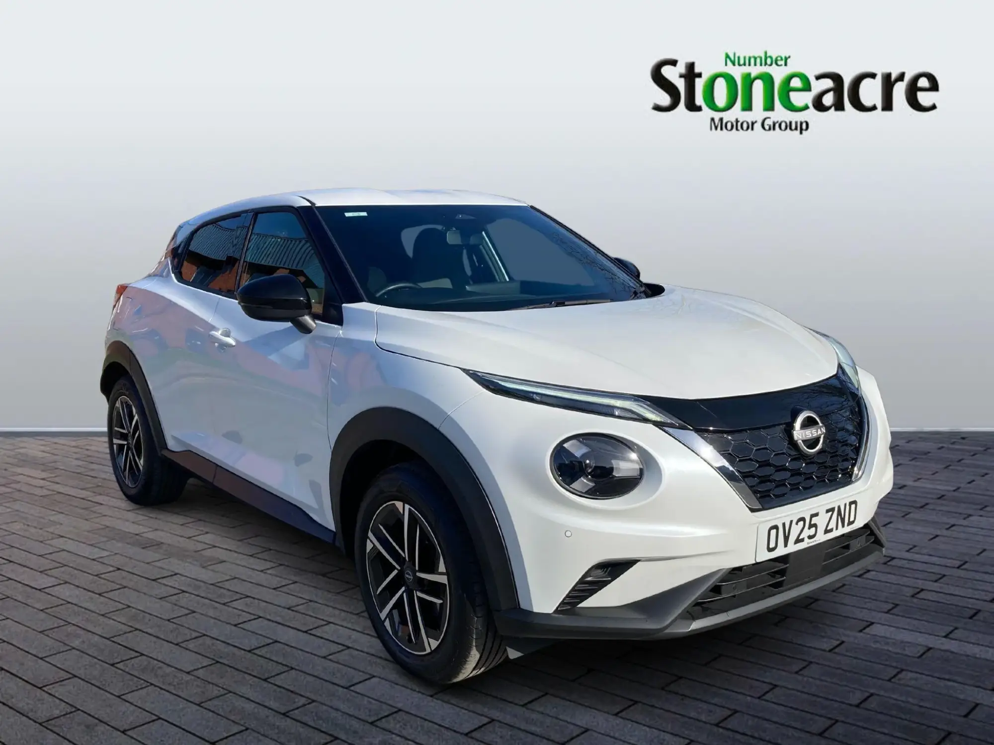 Nissan Juke Hybrid 1.6 N-Connecta Auto Euro 6 5dr OV25ZND Image 1