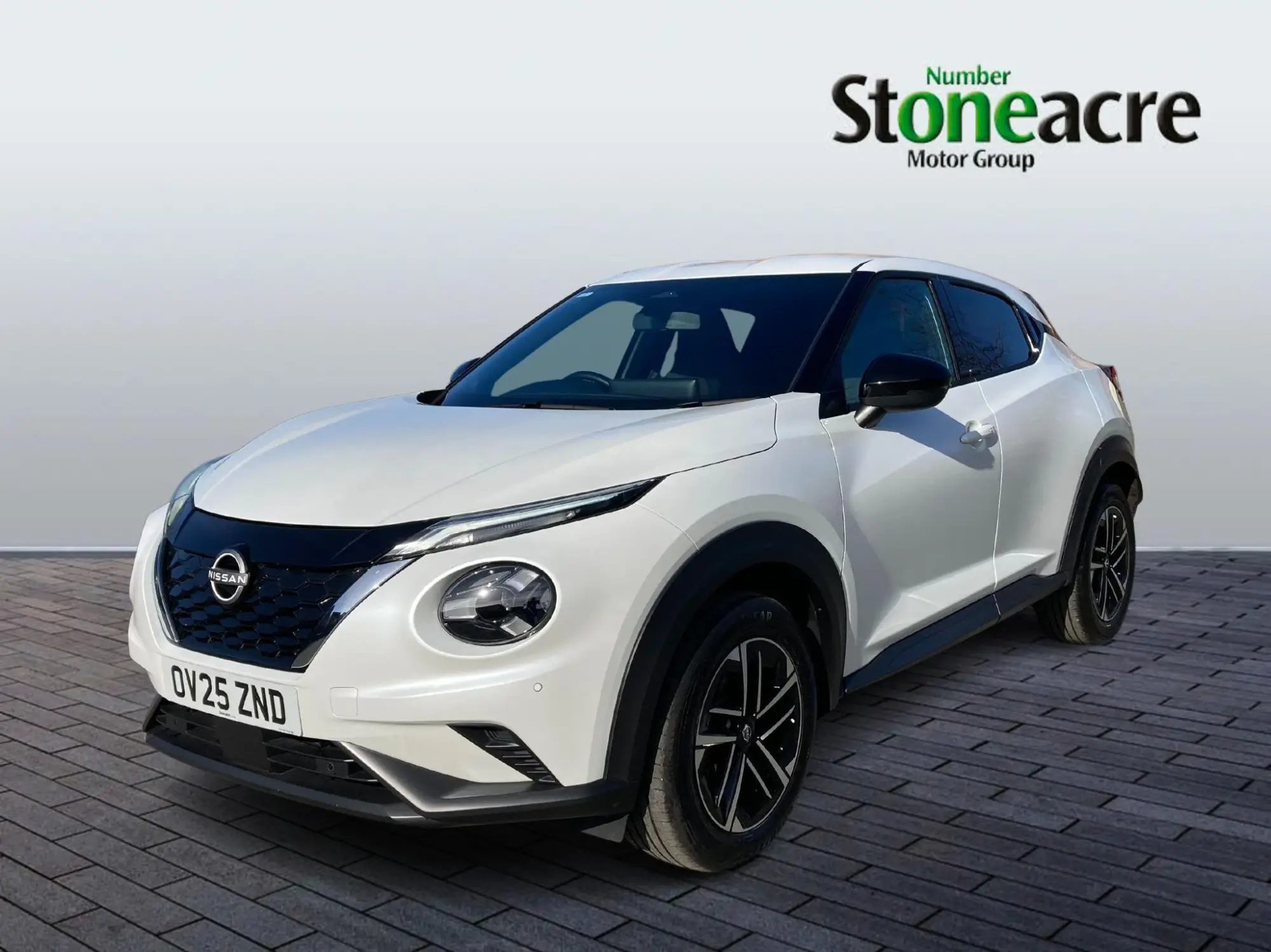 Nissan Juke Hybrid 1.6 N-Connecta Auto Euro 6 5dr OV25ZND Image 3