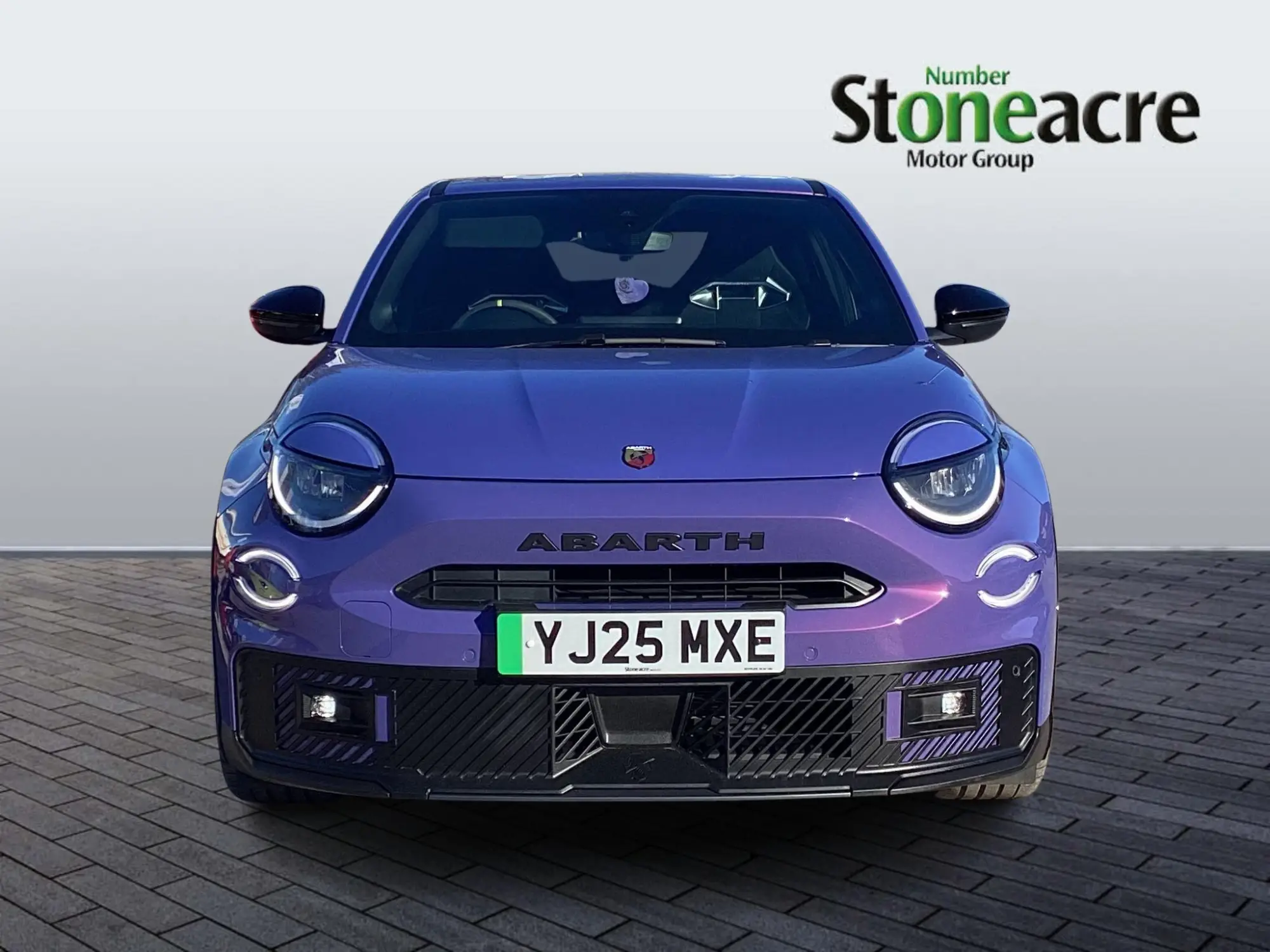 Abarth 600e 54kWh Scorpionissima Auto 5dr YJ25MXE Image 2