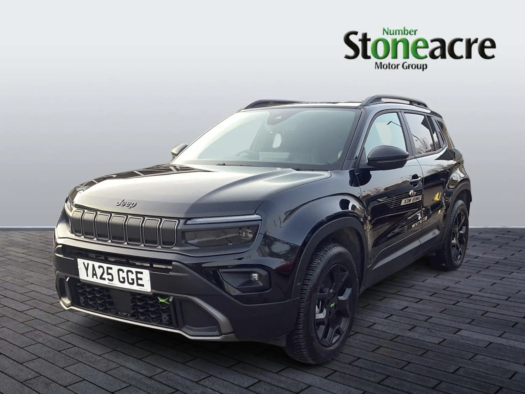 Jeep Avenger 1.2 e-Hybrid MHEV Upland DCT E-AWD Euro 6 (s/s) 5dr YA25GGE Image 3