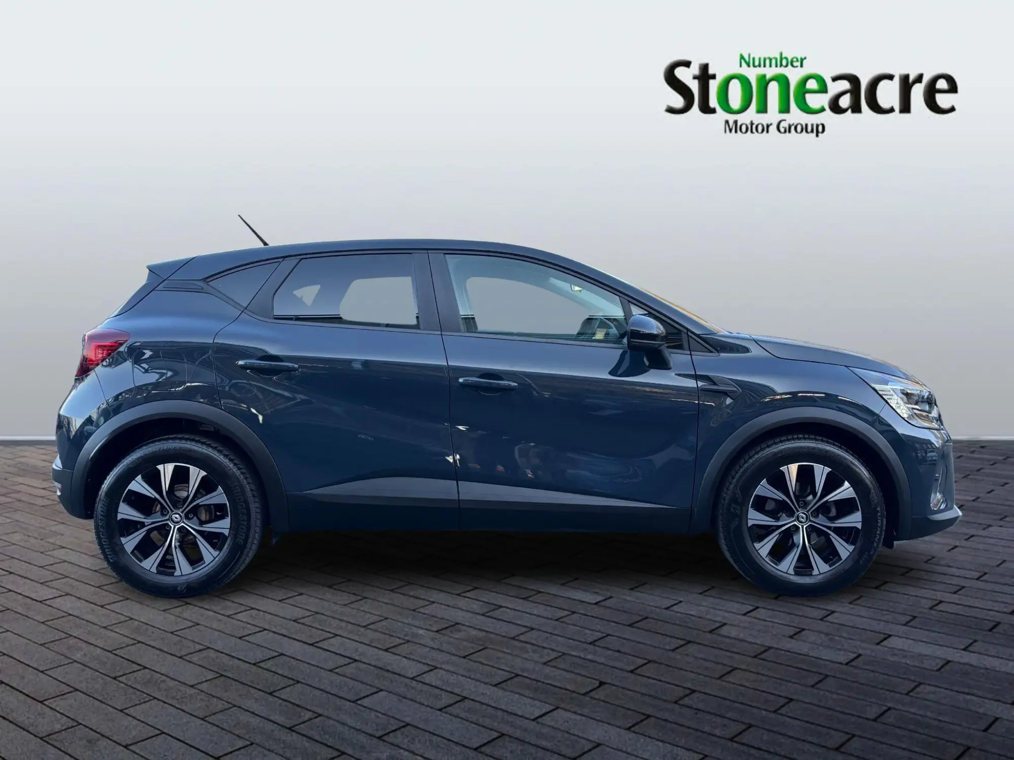 Renault Captur Evolution TCe 90 MY22 YT23EEH Image 2