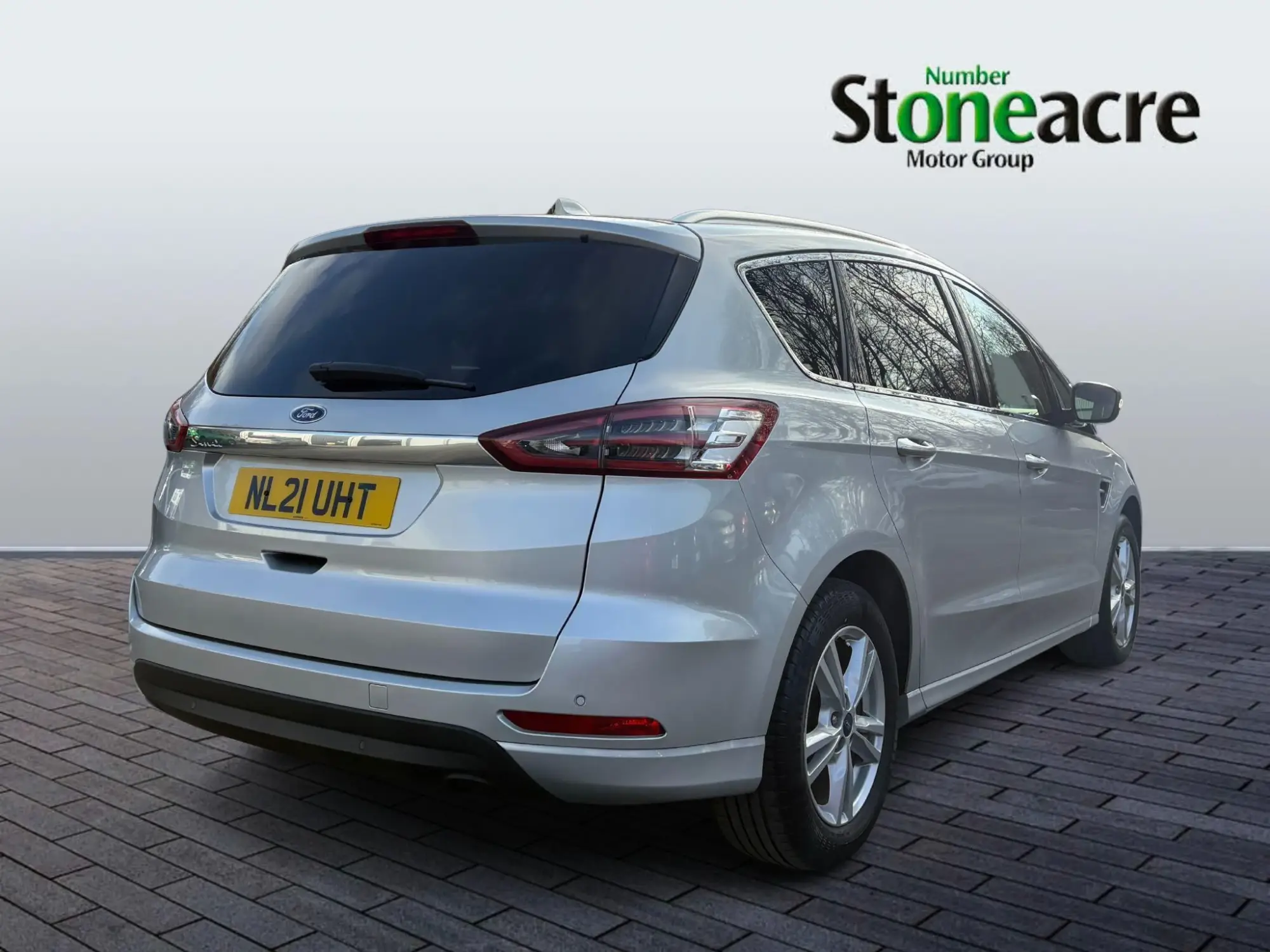 Ford S-Max 2.0 EcoBlue Titanium Euro 6 (s/s) 5dr NL21UHT Image 3