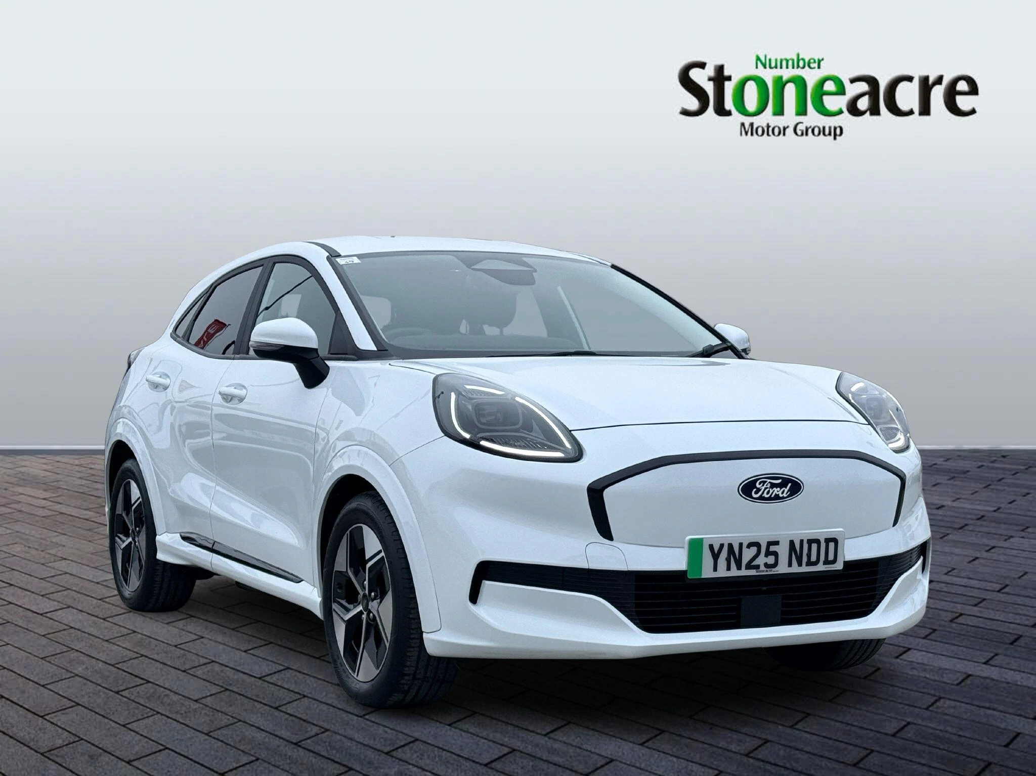 Ford Puma Gen-E Standard Range 43kWh Select Auto 5dr YN25NDD Image 1