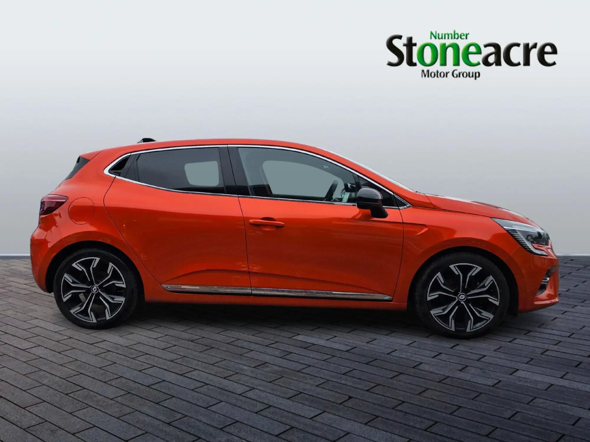 Renault Clio E-Tech 1.6 E-TECH Techno Auto Euro 6 (s/s) 5dr RO72NBZ Image 2