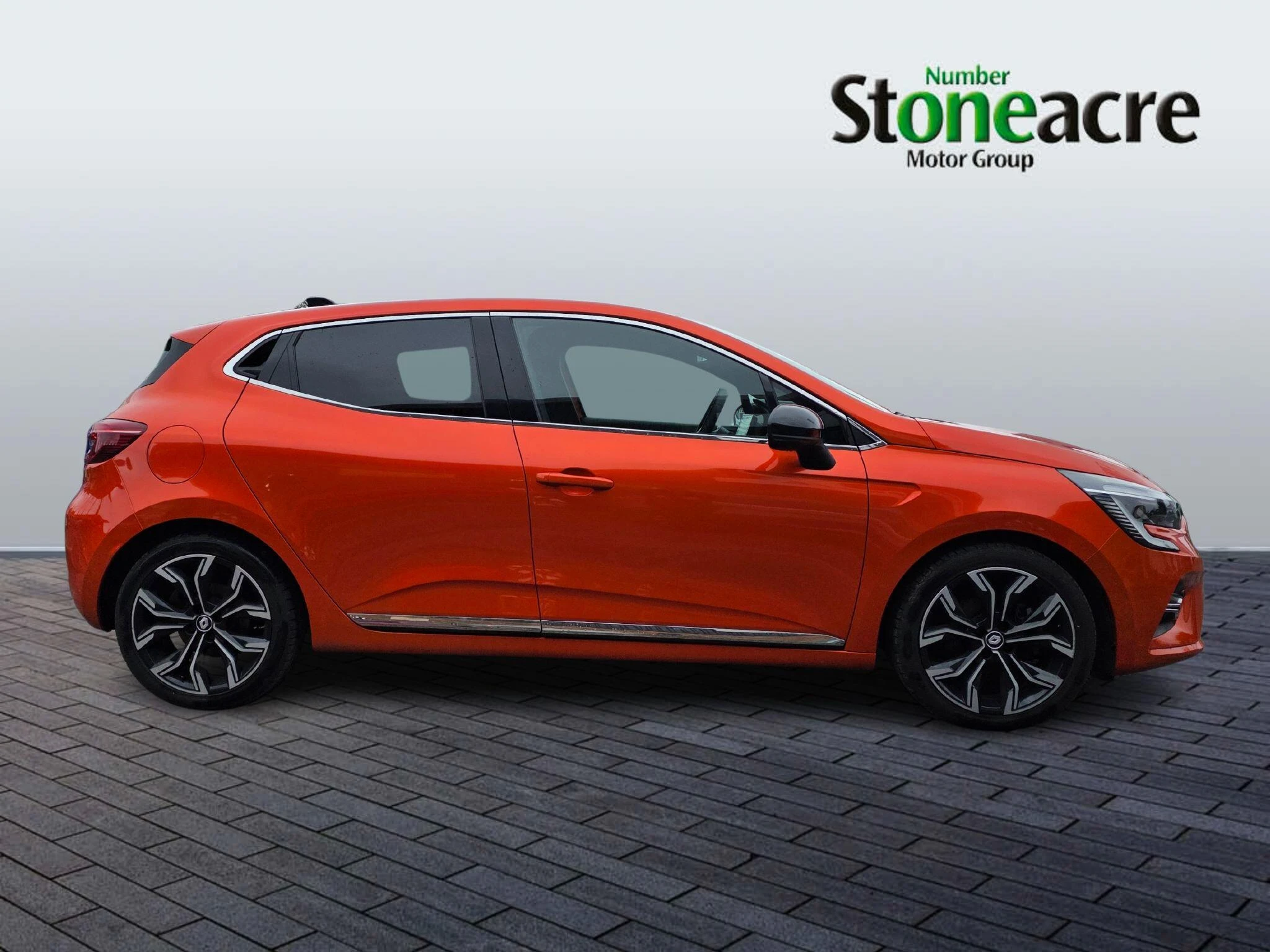 Renault Clio E-Tech 1.6 E-TECH Techno Auto Euro 6 (s/s) 5dr RO72NBZ Image 2