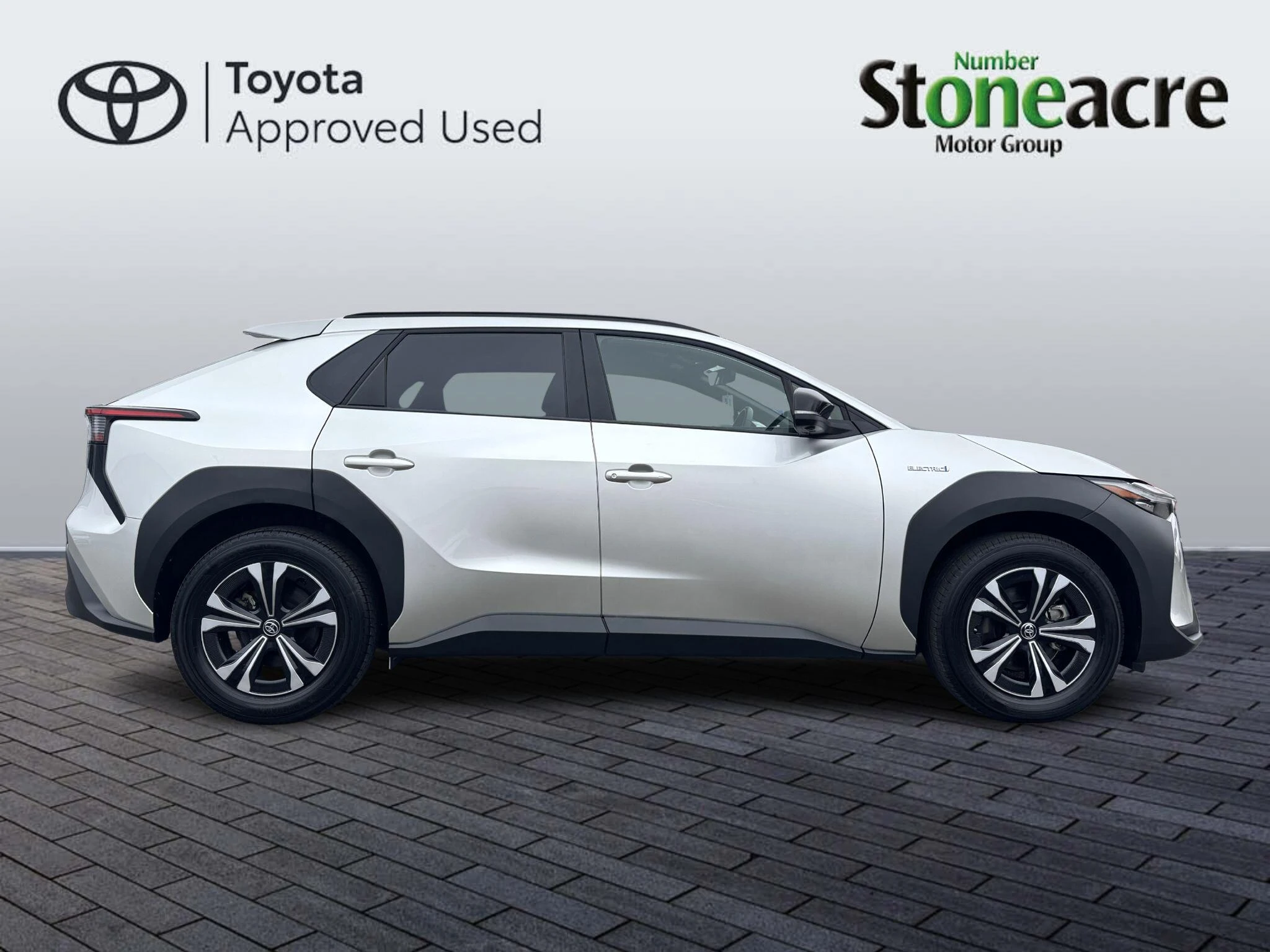 Toyota bZ4X 71.4 kWh Motion Auto 5dr (11kW OBC) FG24LWY Image 2