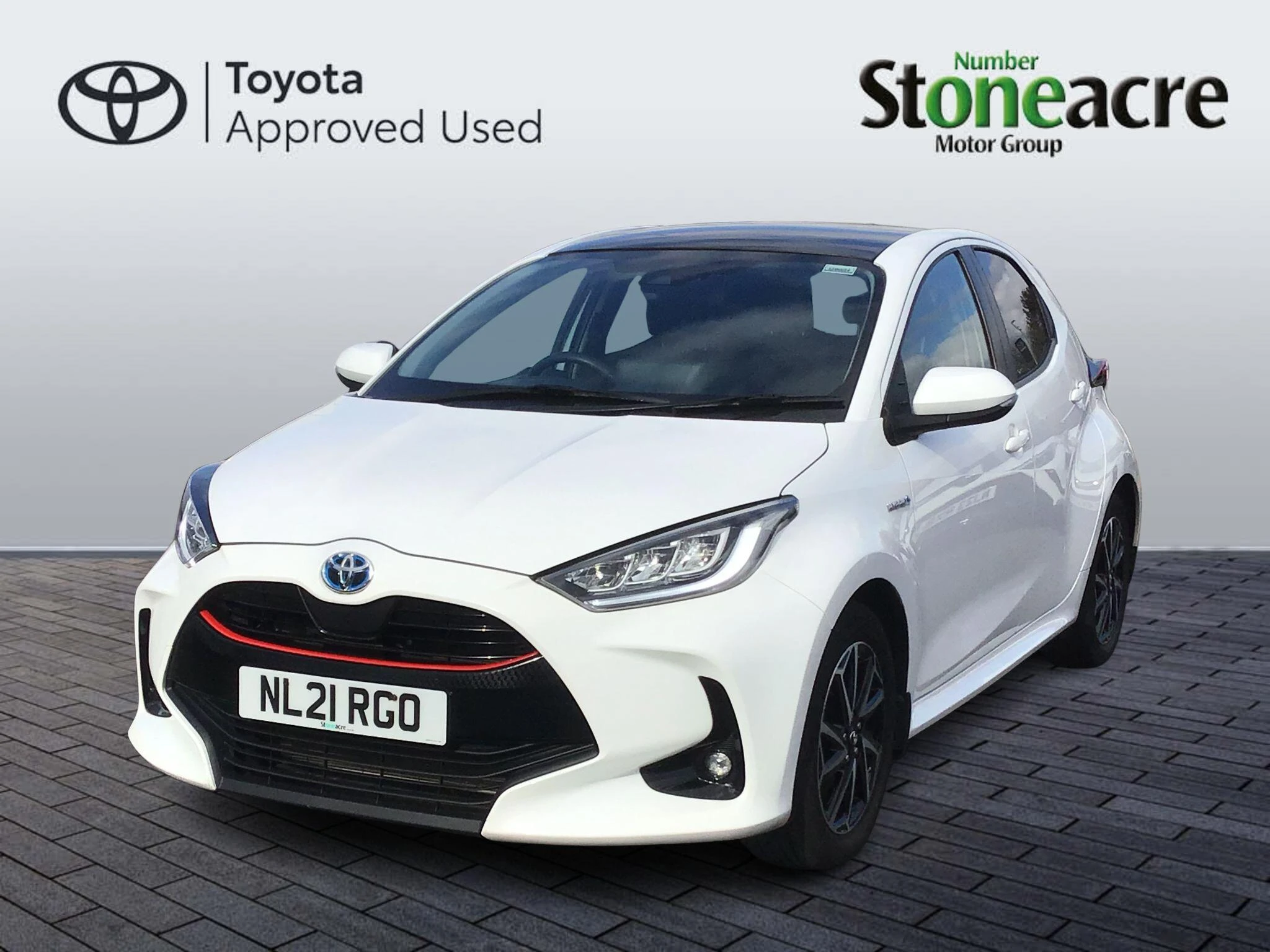 Toyota Yaris 1.5 Hybrid Design 5dr CVT NL21RGO Image 3