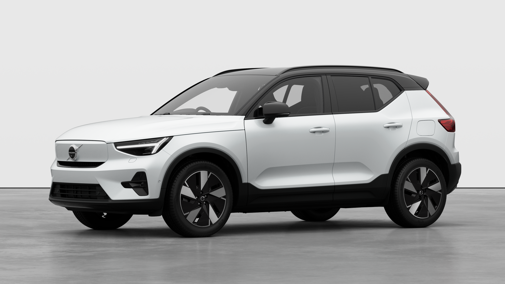 Volvo EX40 175kW Single Motor Plus 69kWh 5dr Auto Image 1