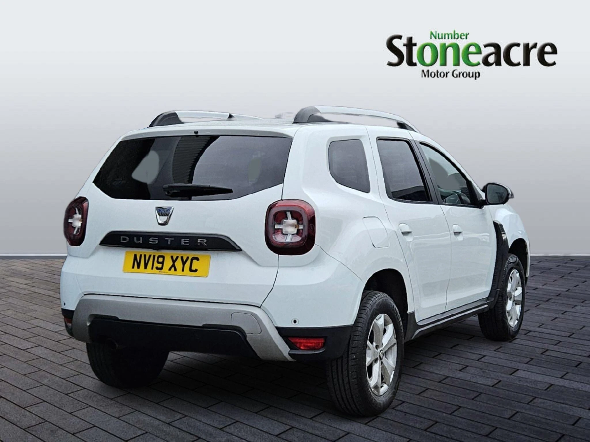 Dacia Duster 1.6 SCe Comfort Euro 6 (s/s) 5dr NV19XYC Image 3