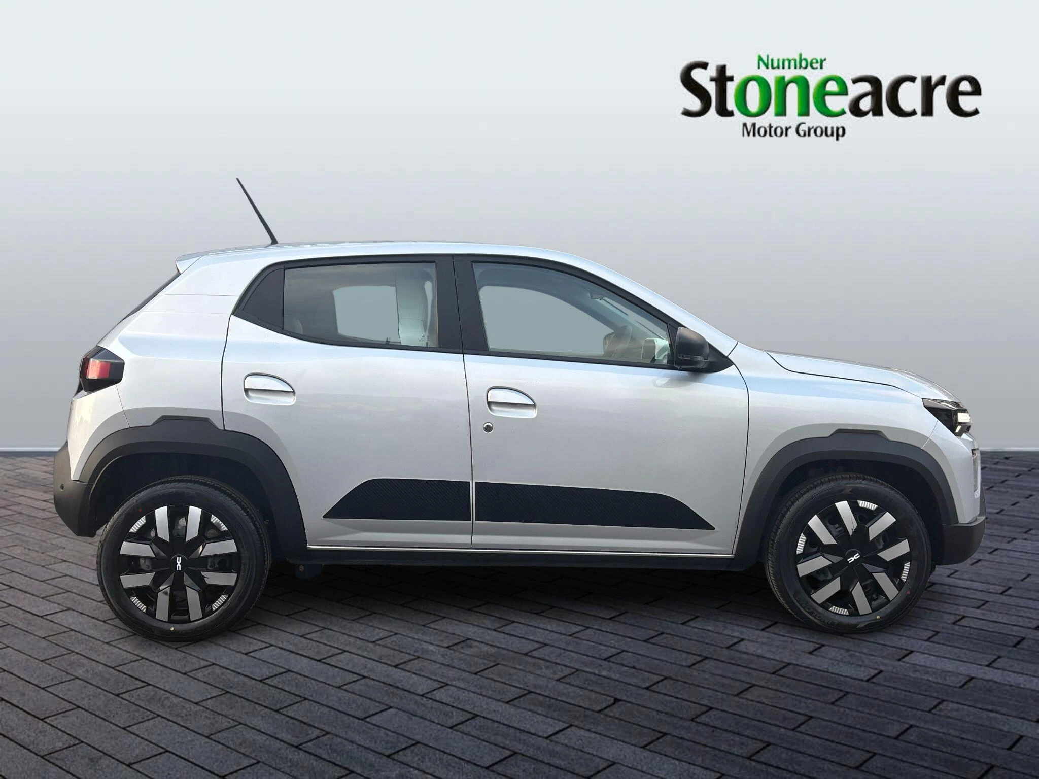 Dacia Spring 65 26.8kWh Expression Auto 5dr NY75GDU Image 2