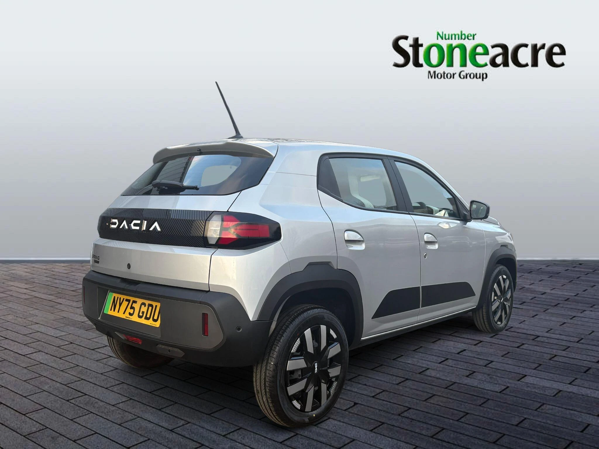 Dacia Spring 65 26.8kWh Expression Auto 5dr NY75GDU Image 3