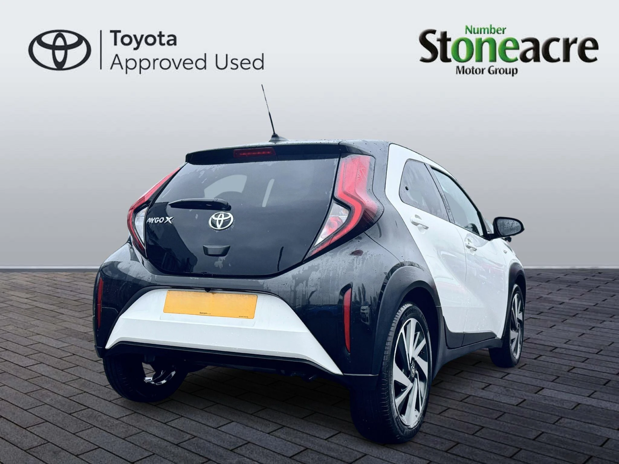 Toyota Aygo X 1.0 VVT-i Edge 5dr NV75HNA Image 3