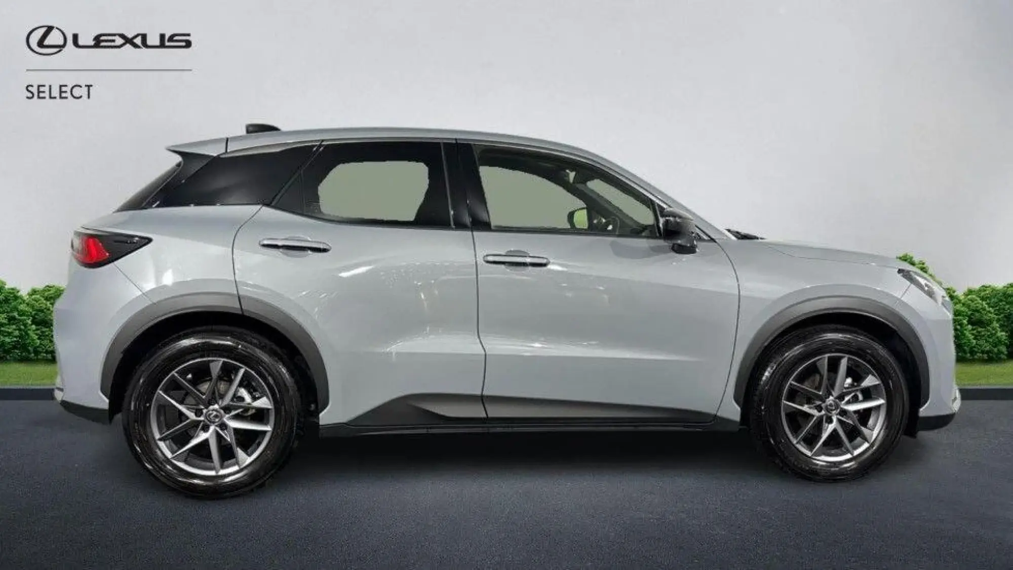 Lexus LBX 1.5 VVT-iE Premium E-CVT Euro 6 (s/s) 5dr WR25OTA Image 2