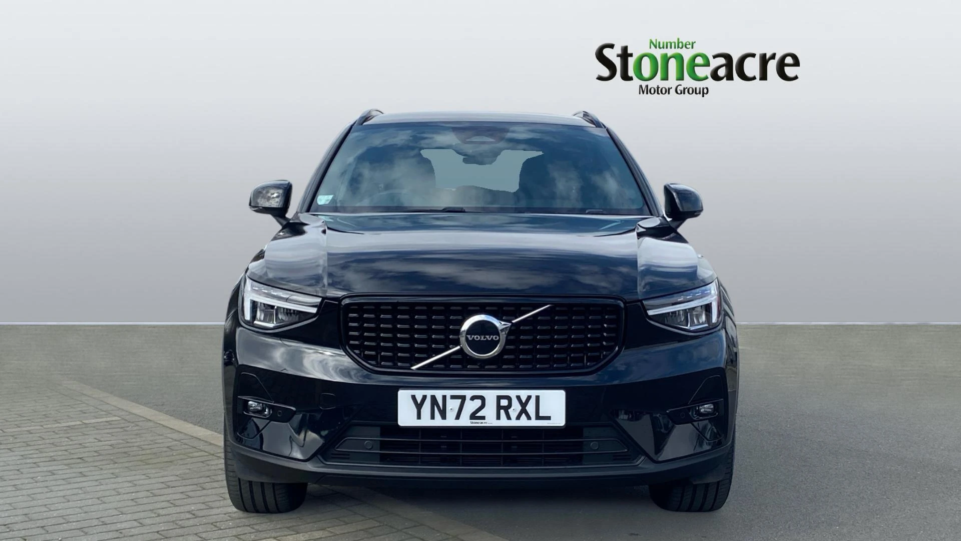 Volvo XC40 2.0 B3P Plus Dark 5dr Auto YN72RXL Image 2