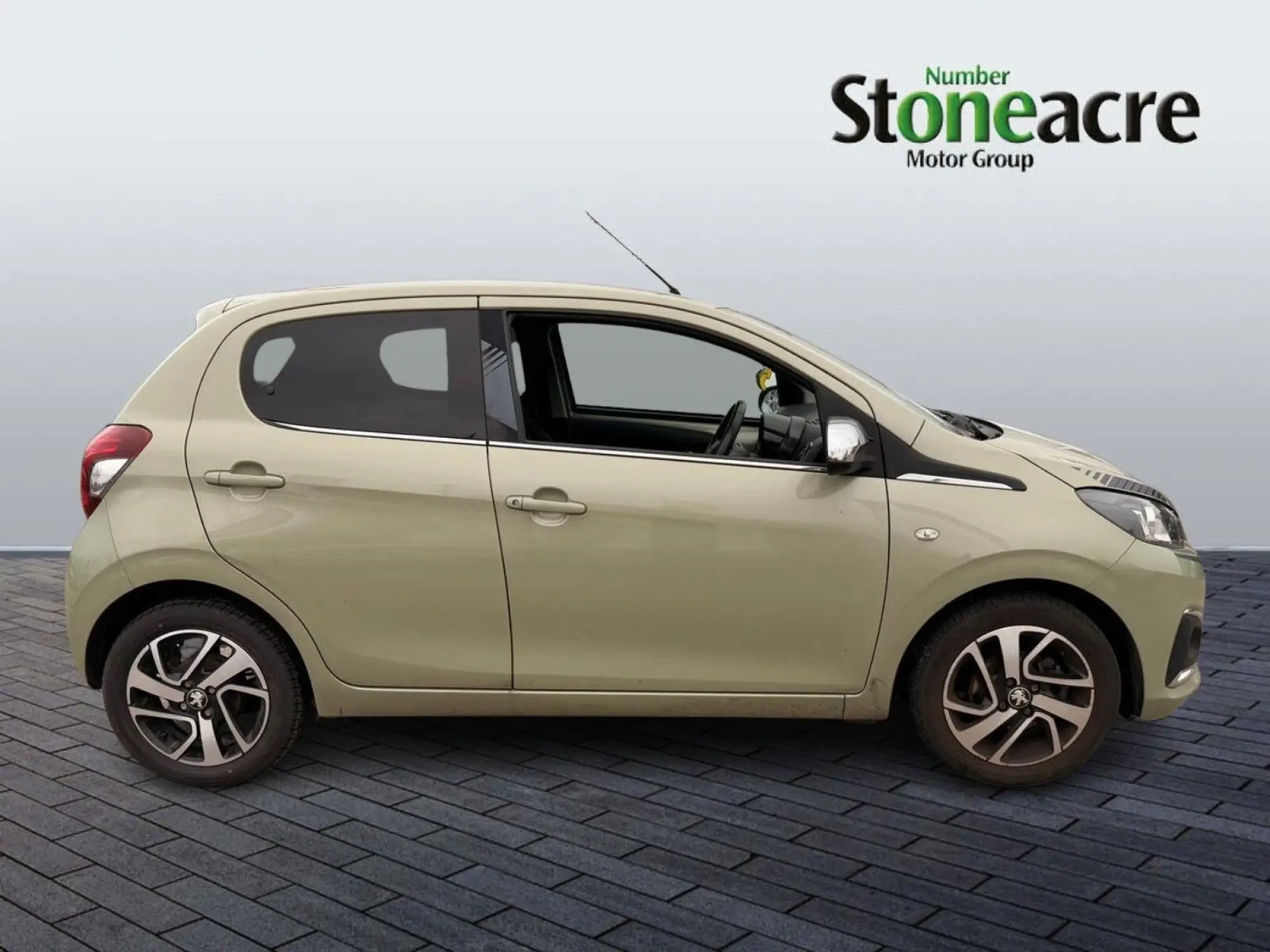 Peugeot 108 1.0 72 Collection 5dr YH70YOP Image 2