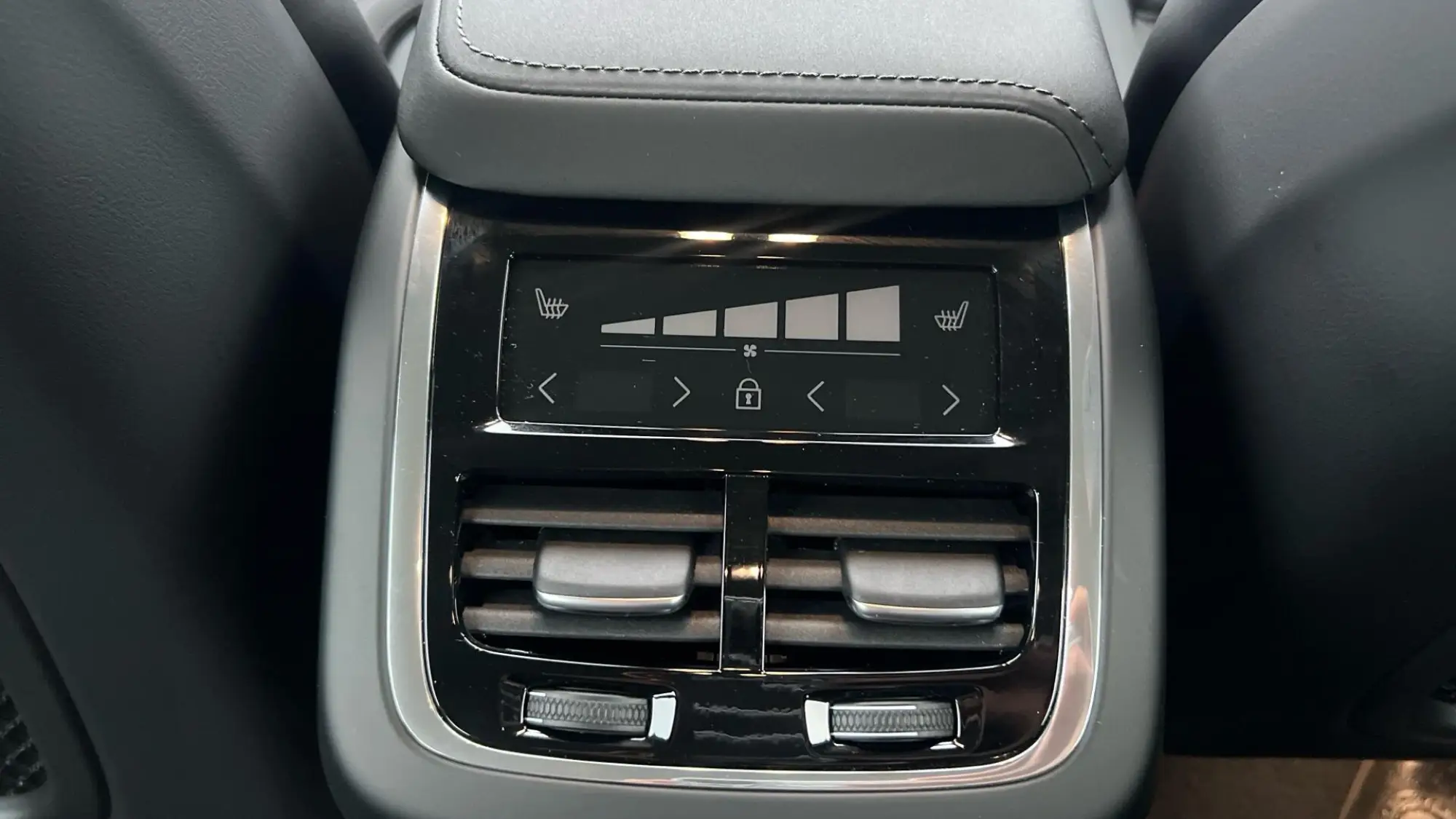 Volvo XC60 Image 31 Volvo XC60 Image 31