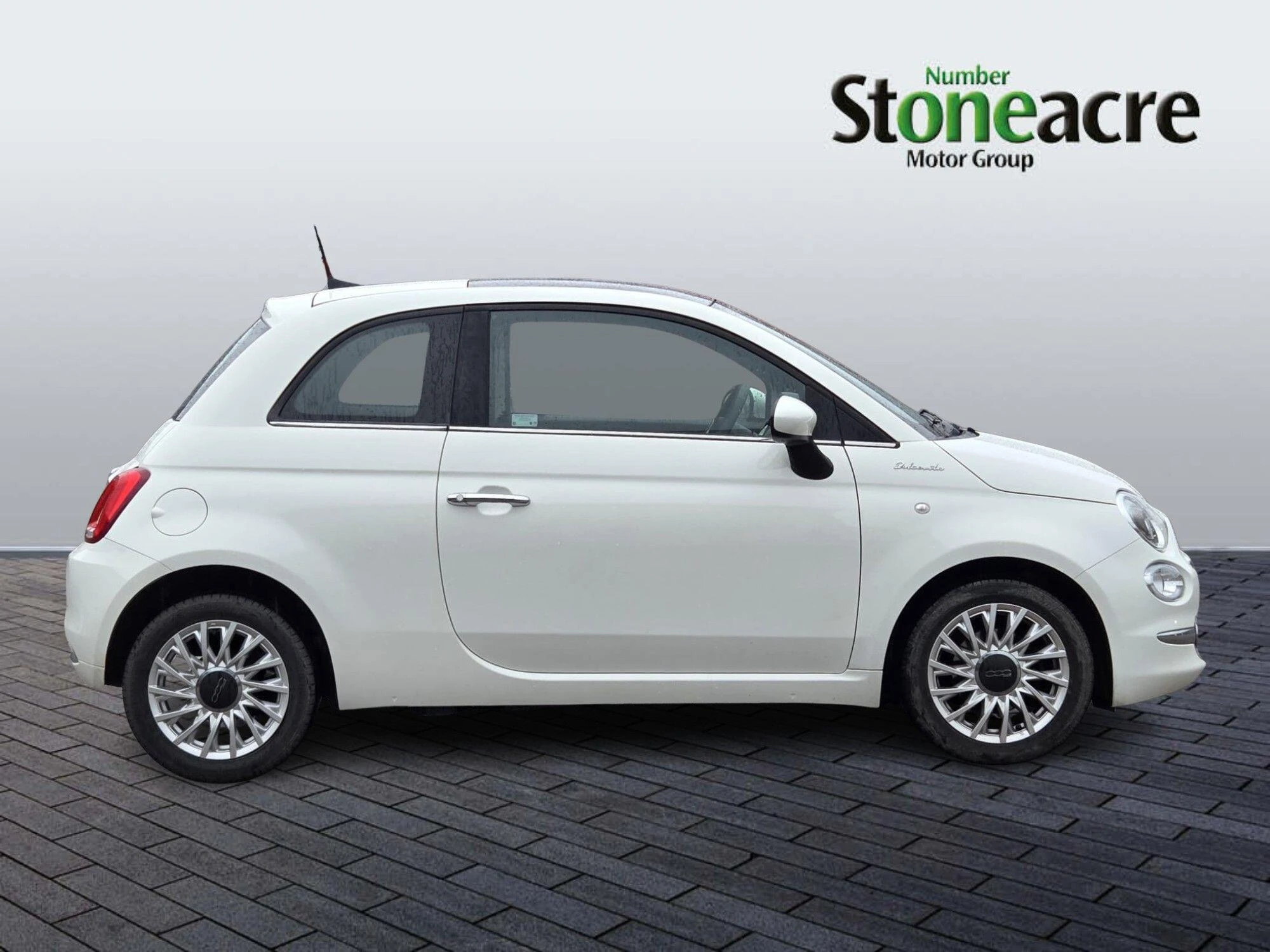 Fiat 500 1.0 Mild Hybrid Dolcevita [Part Leather] 3dr FV22MKL Image 2