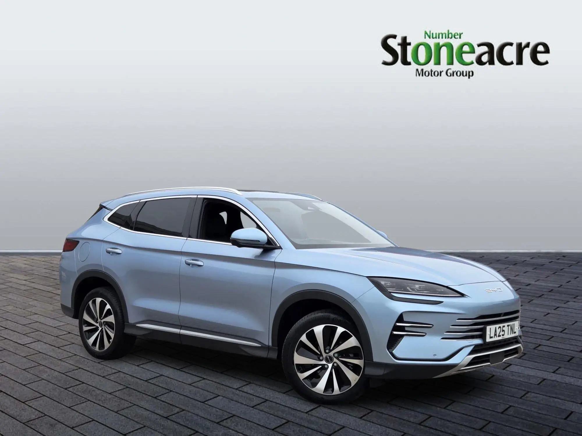 BYD Seal U 1.5 DM-i 18.3kWh Boost CVT Auto Euro 6 (s/s) 5dr LA25TNL Image 1