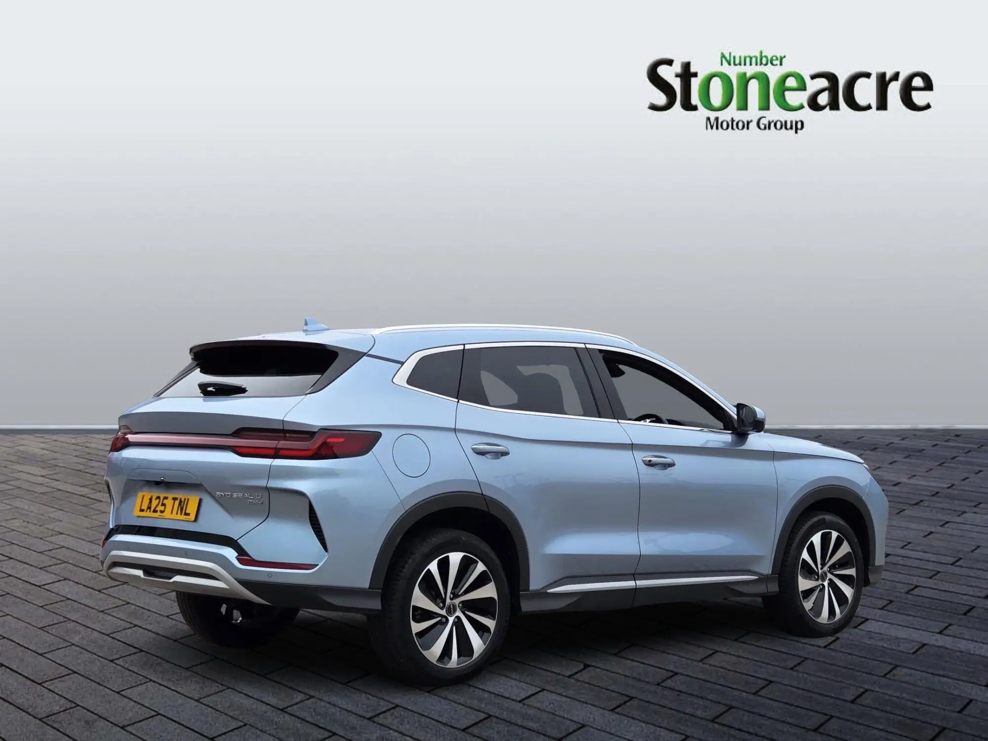 BYD Seal U 1.5 DM-i 18.3kWh Boost CVT Auto Euro 6 (s/s) 5dr LA25TNL Image 3