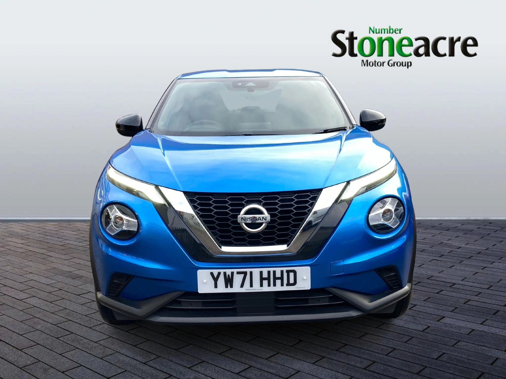 Nissan Juke 1.0 DiG-T N-Connecta 5dr YW71HHD Image 2