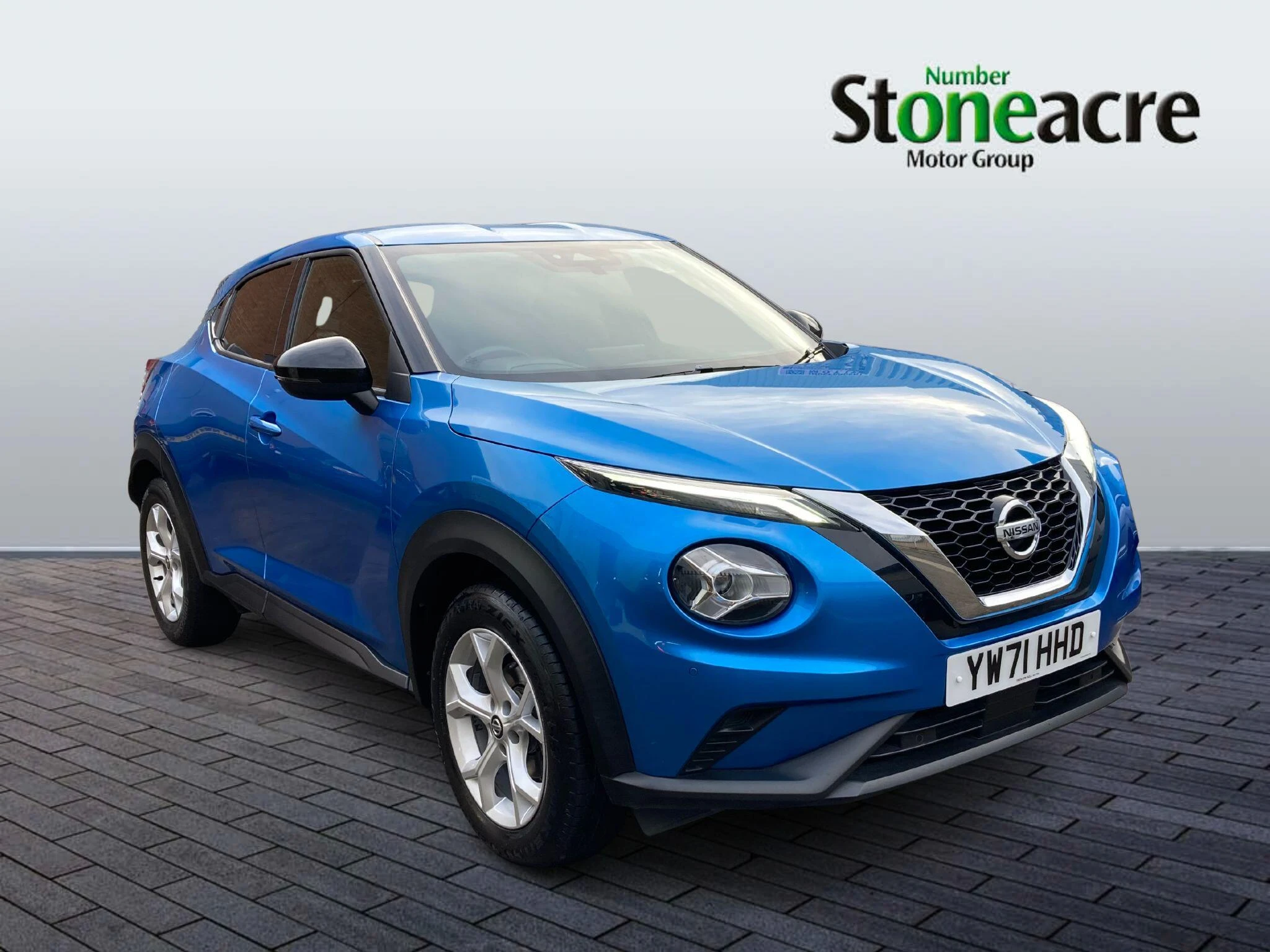 Nissan Juke 1.0 DiG-T N-Connecta 5dr YW71HHD Image 1