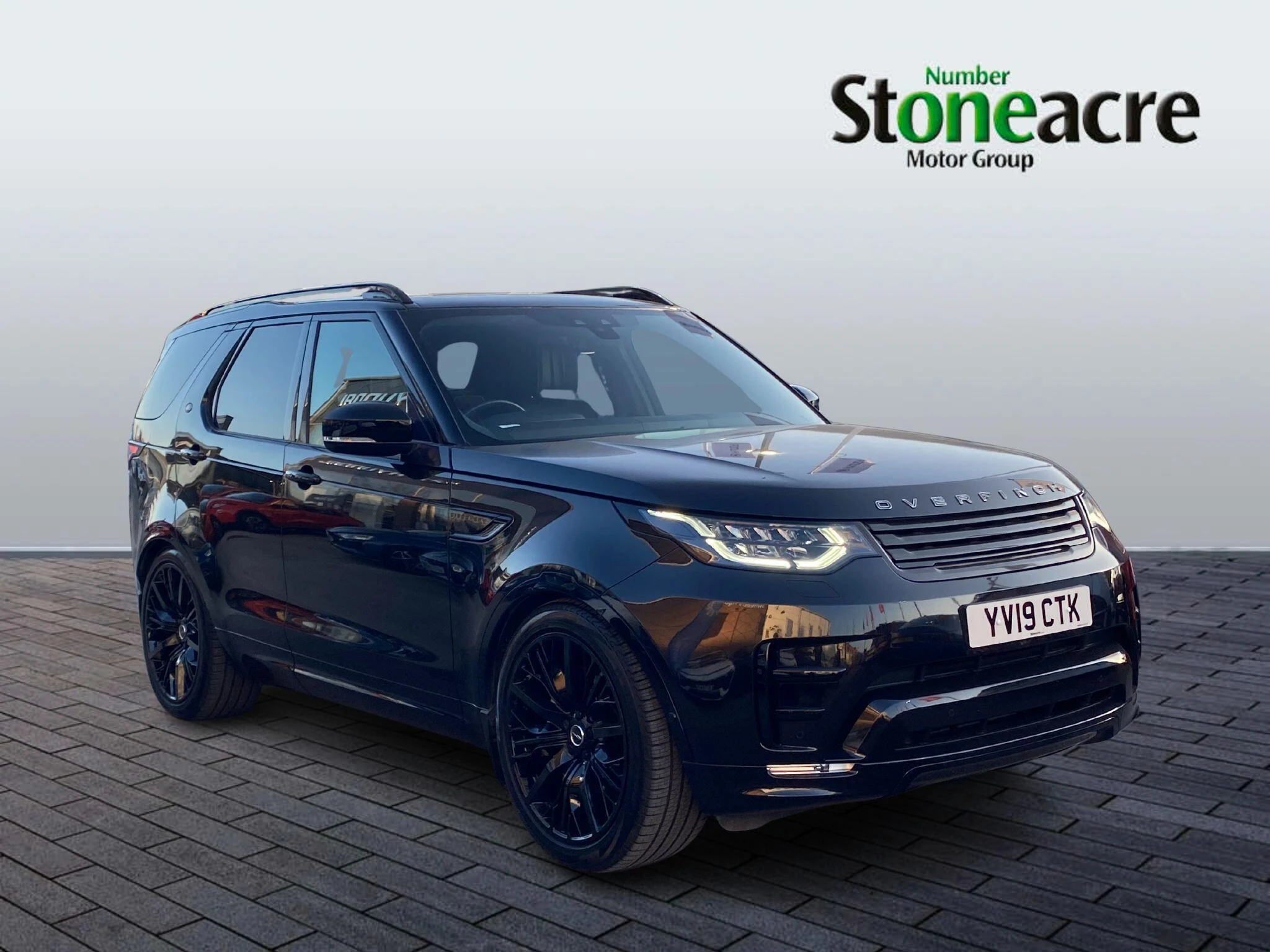Land Rover Discovery 3.0 SD V6 HSE Luxury Auto 4WD Euro 6 (s/s) 5dr YV19CTK Image 1