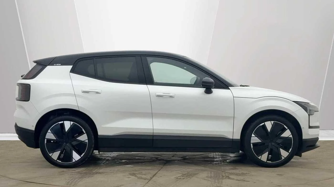 Volvo EX30 315kW Twin Motor Performance Ultra 69kWh 5dr Auto OE25WFM Image 2