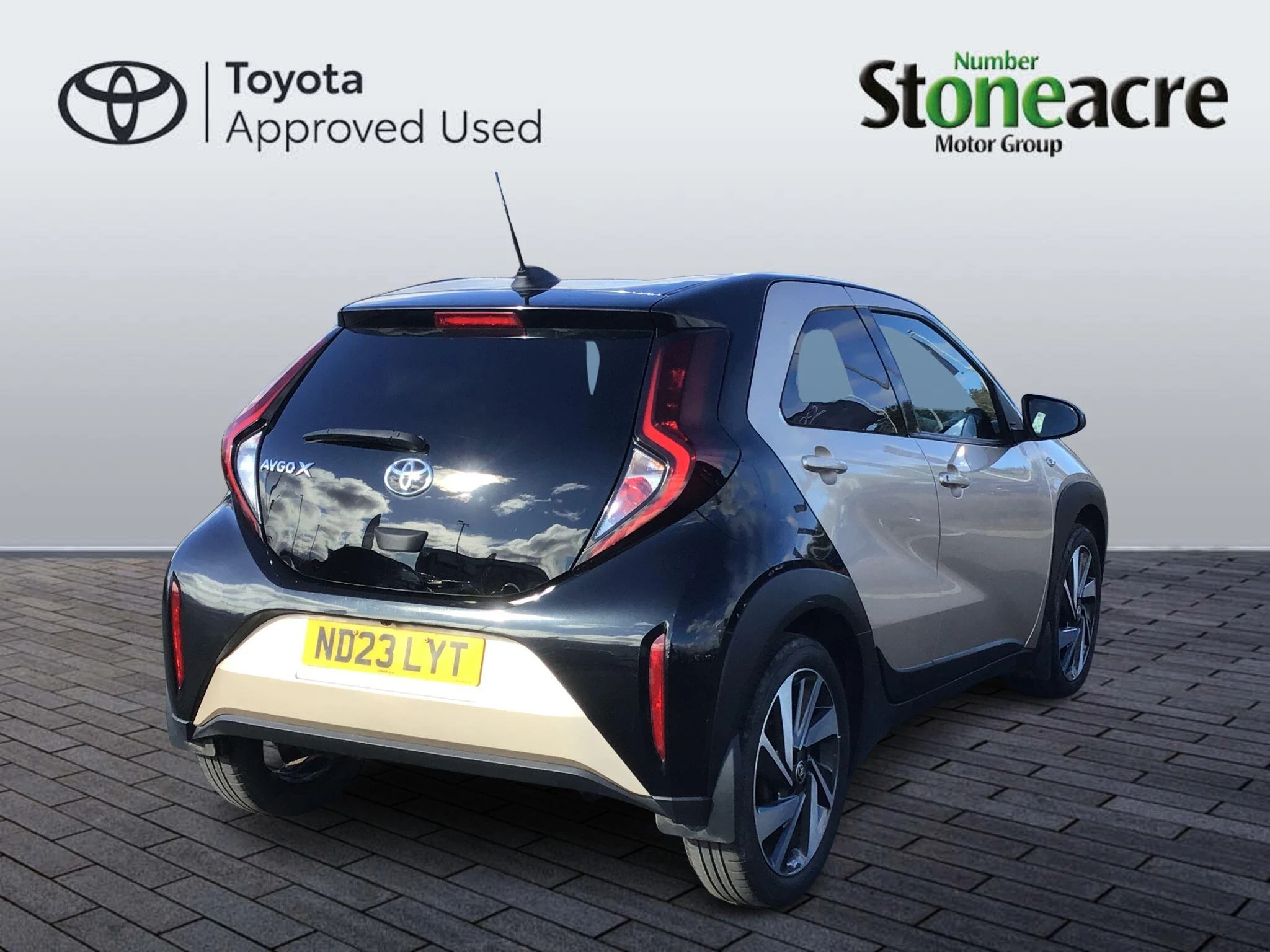 Toyota Aygo X 1.0 VVT-i Edge 5dr ND23LYT Image 2