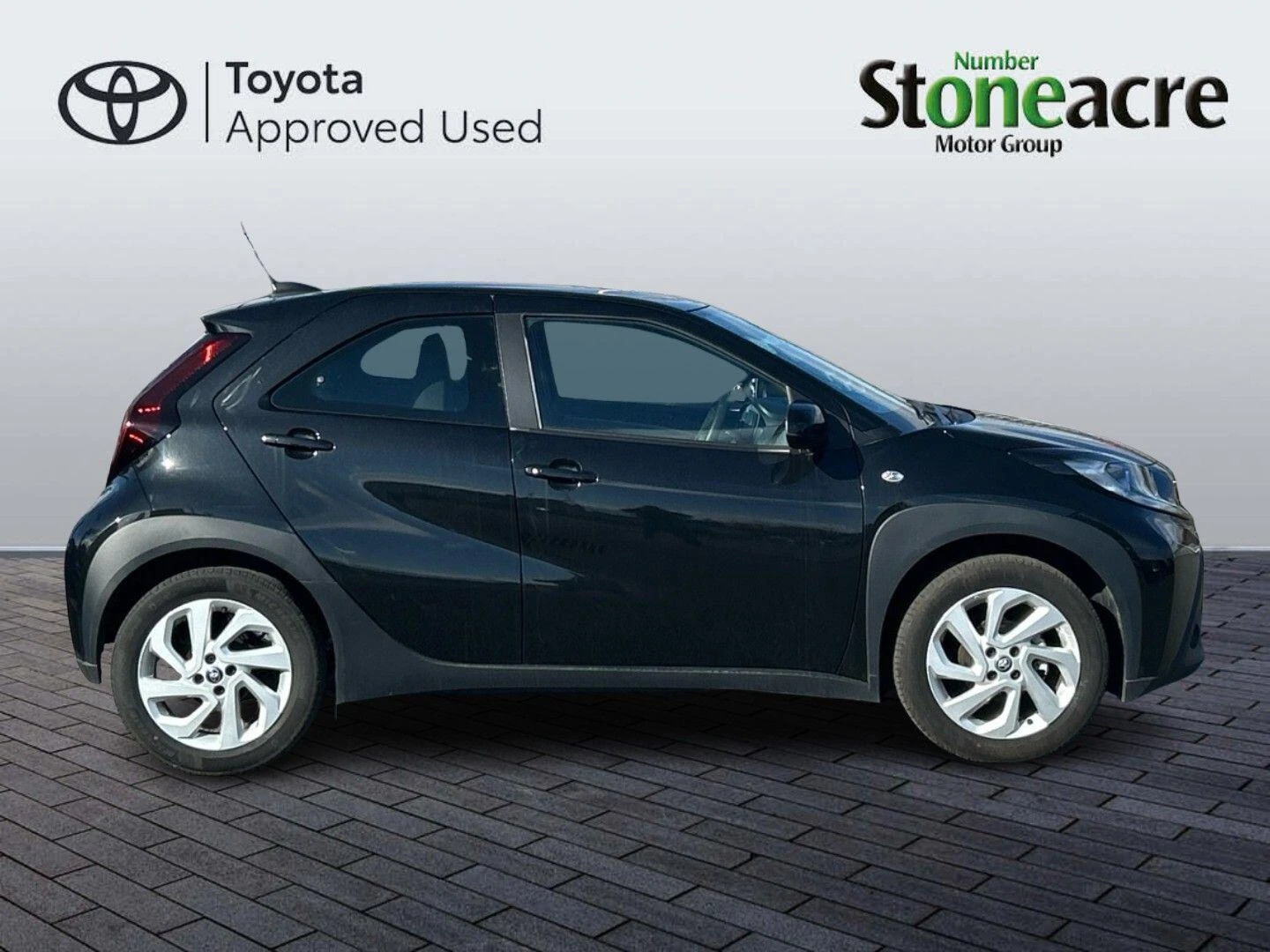 Toyota Aygo X 1.0 VVT-i Pure 5dr Auto FD25SZP Image 2