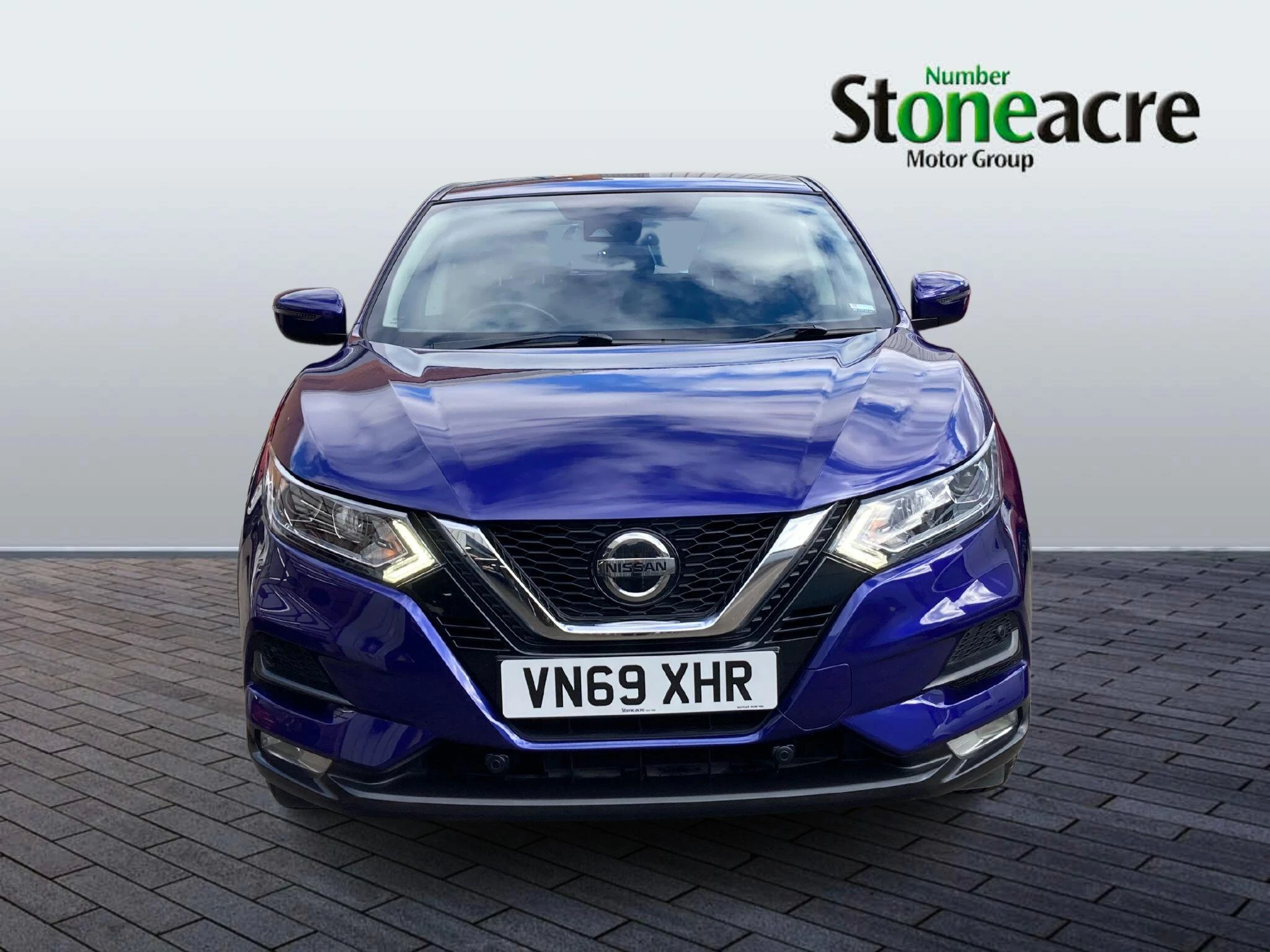 Nissan Qashqai 1.3 DiG-T Acenta Premium 5dr VN69XHR Image 2