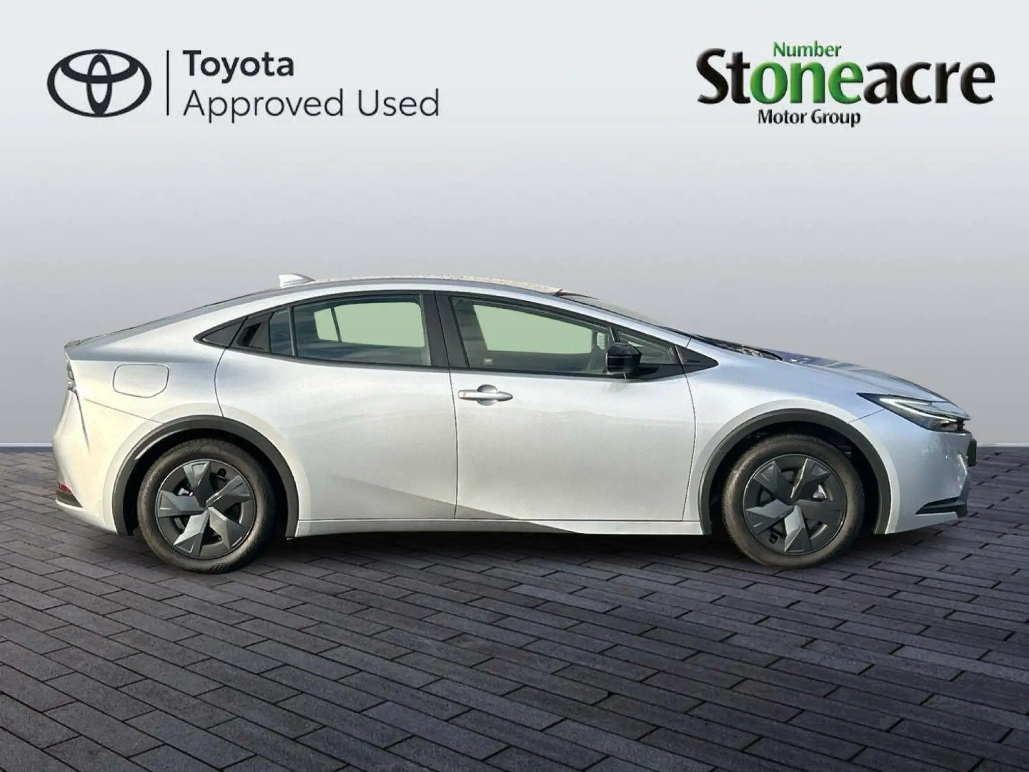 Toyota Prius Plug-in Hybrid Image 2