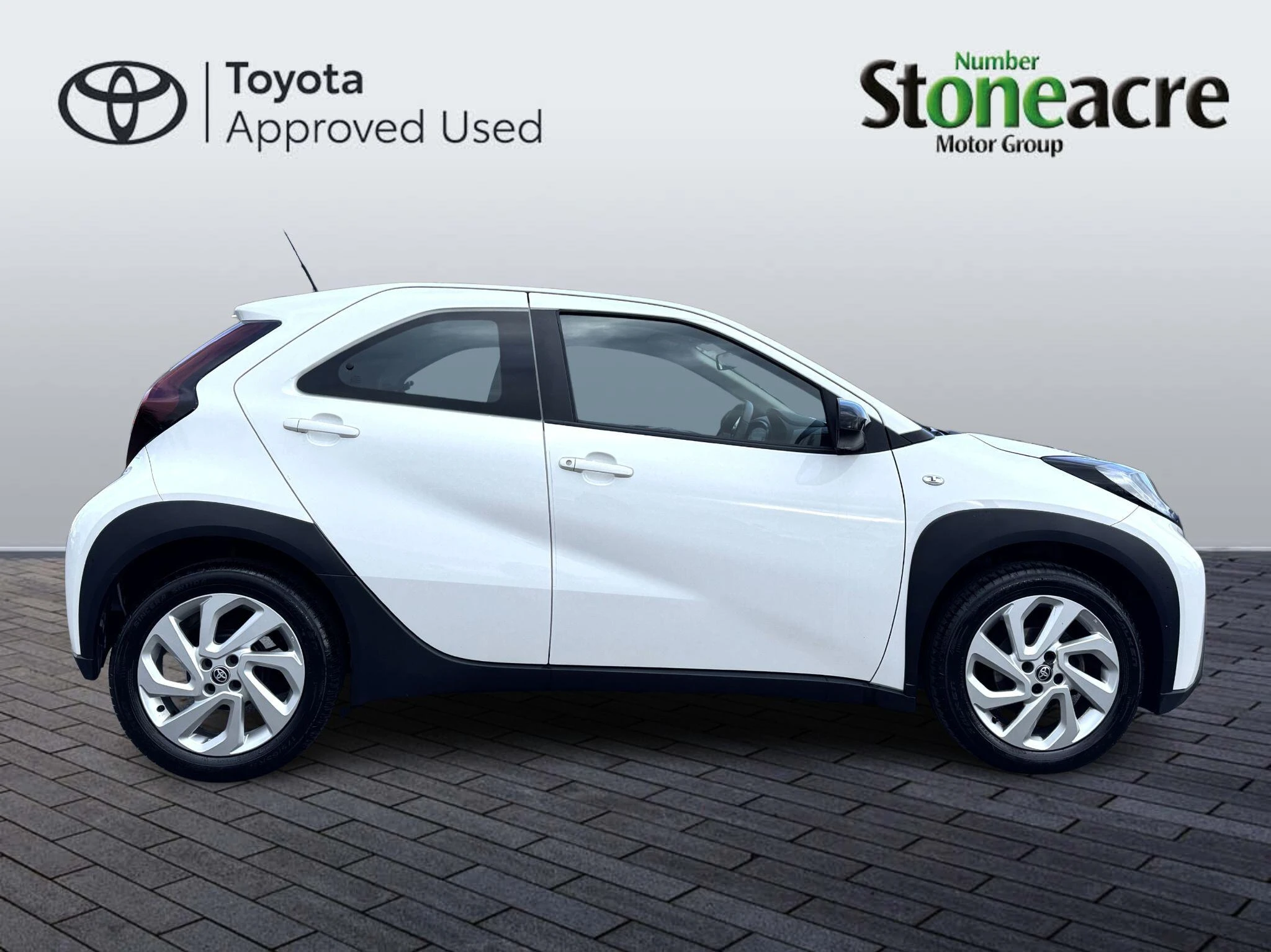 Toyota Aygo X 1.0 VVT-i Pure 5dr NV73EKE Image 2