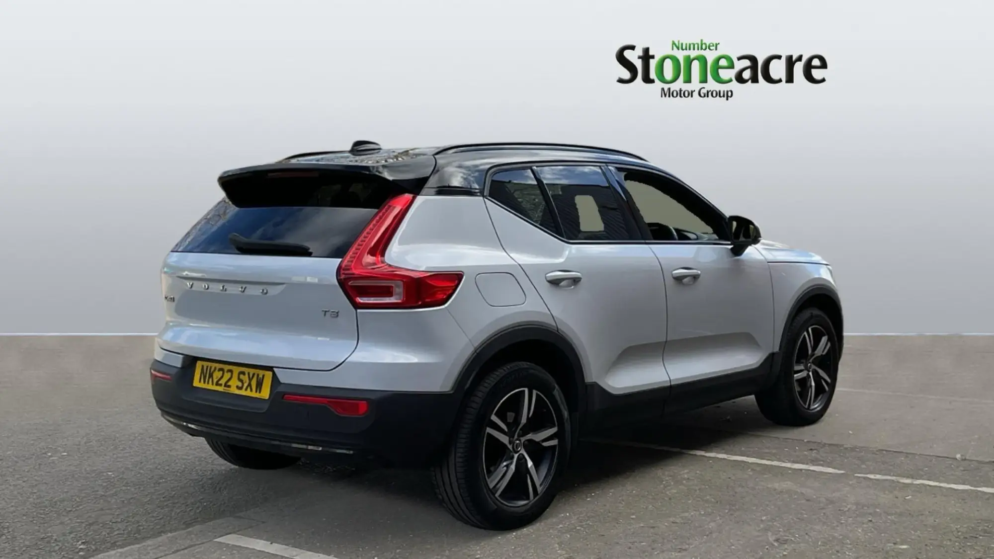 Volvo XC40 R-Design T3 (163 hp) Auto NK22SXW Image 2