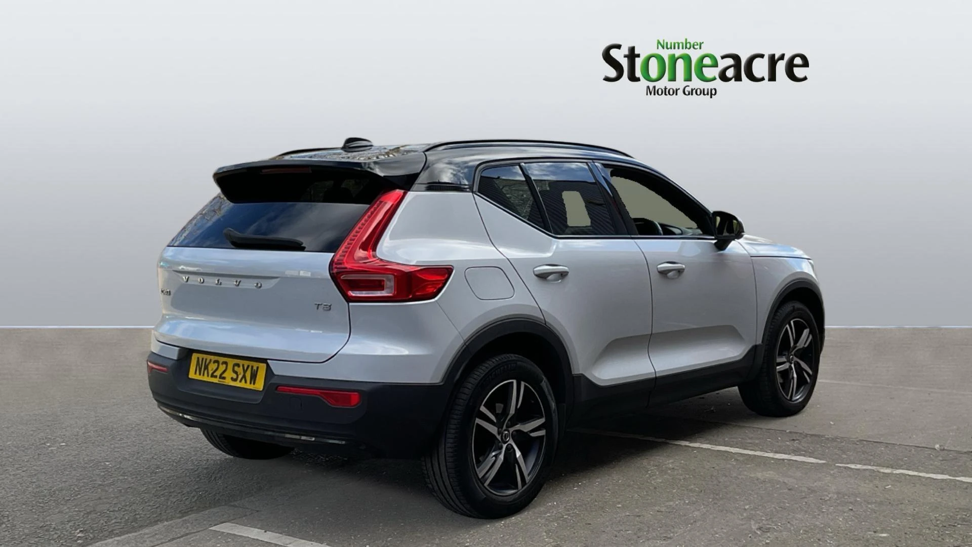 Volvo XC40 R-Design T3 (163 hp) Auto NK22SXW Image 2