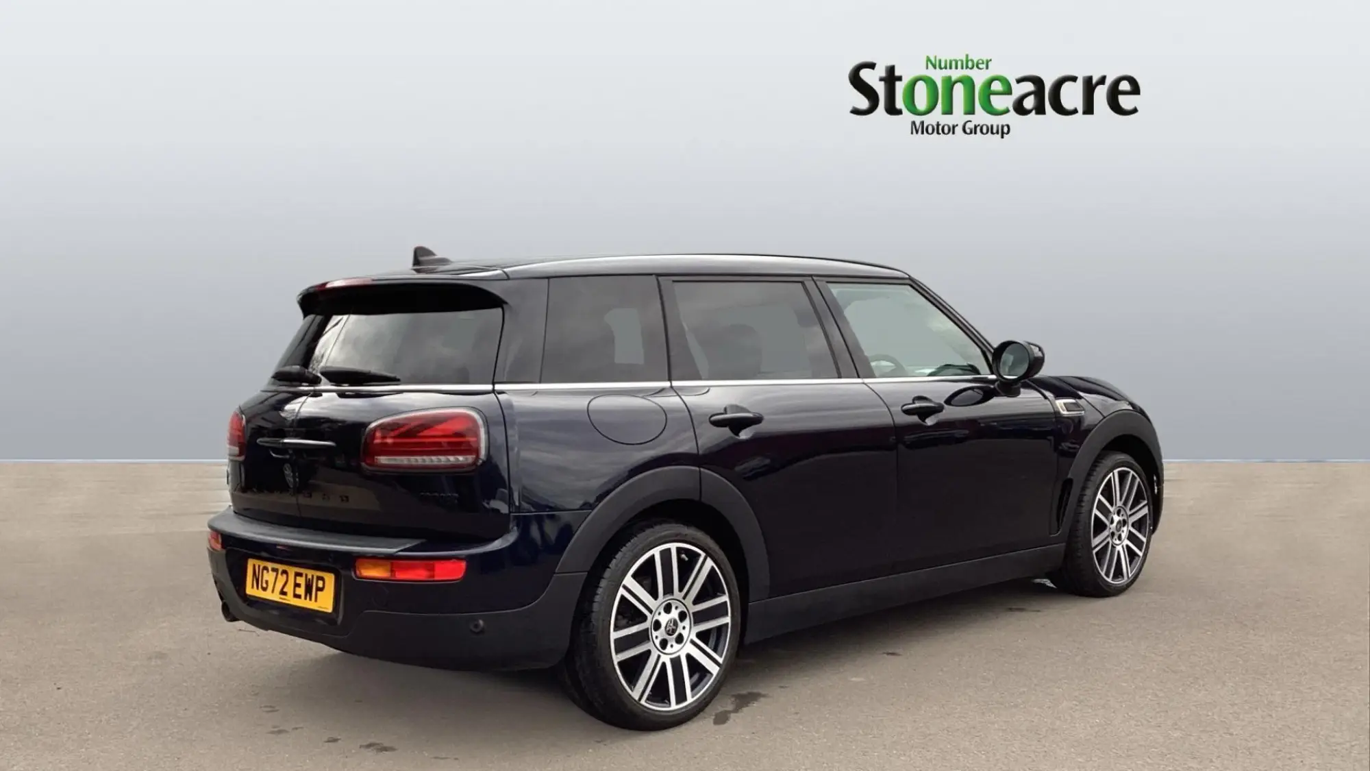 MINI Clubman 1.5 Cooper Exclusive 6dr Auto NG72EWP Image 2