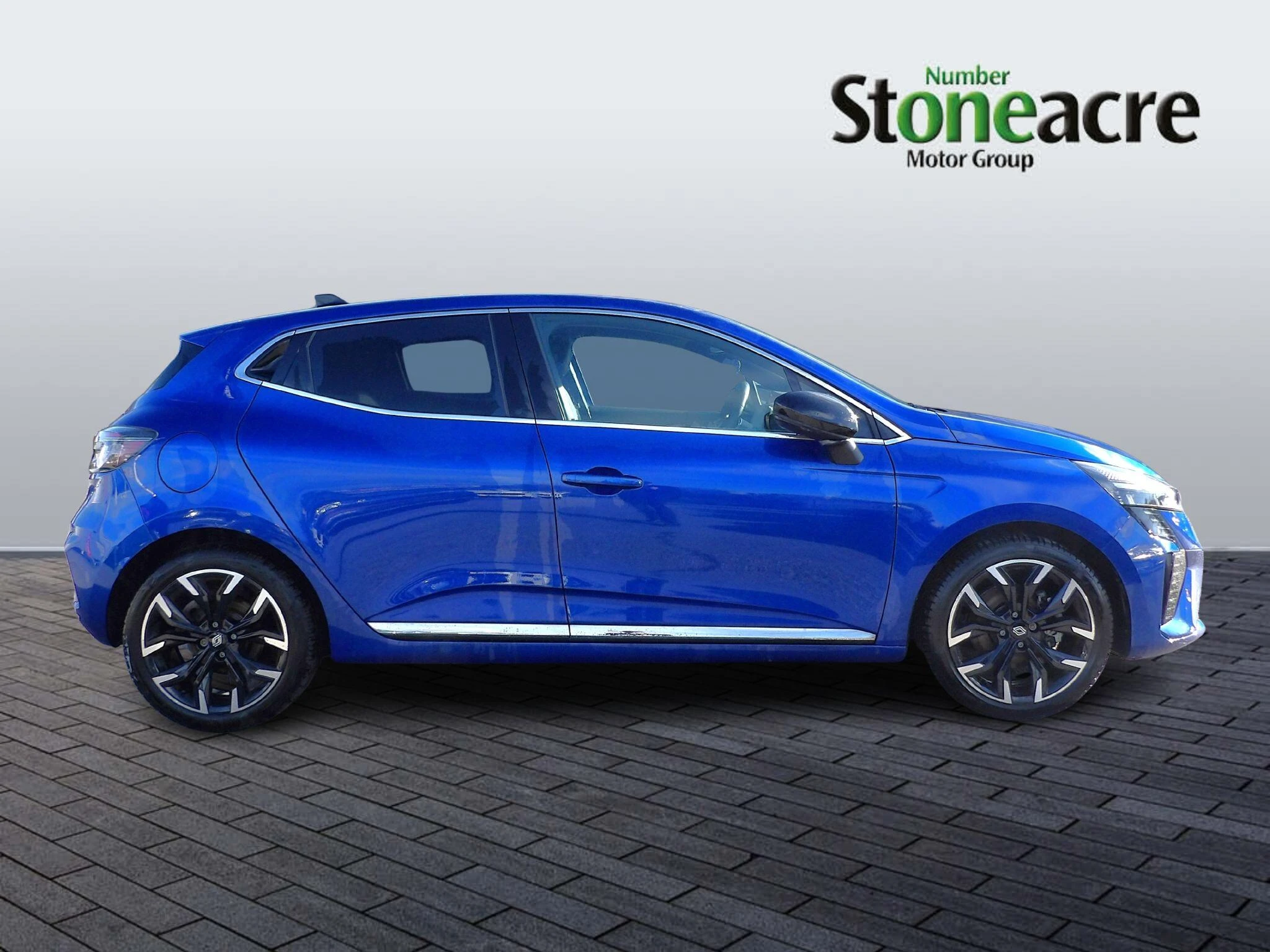 Renault Clio E-Tech 1.6 E-TECH techno Auto Euro 6 (s/s) 5dr CA24GJF Image 2
