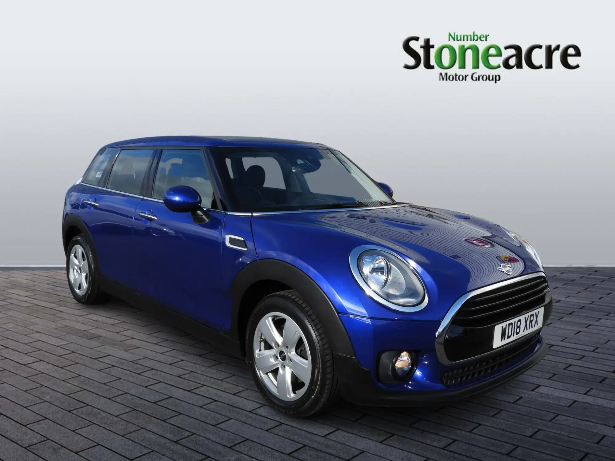 MINI Clubman 1.5 Cooper Steptronic Euro 6 (s/s) 6dr WD18XRX Image 1