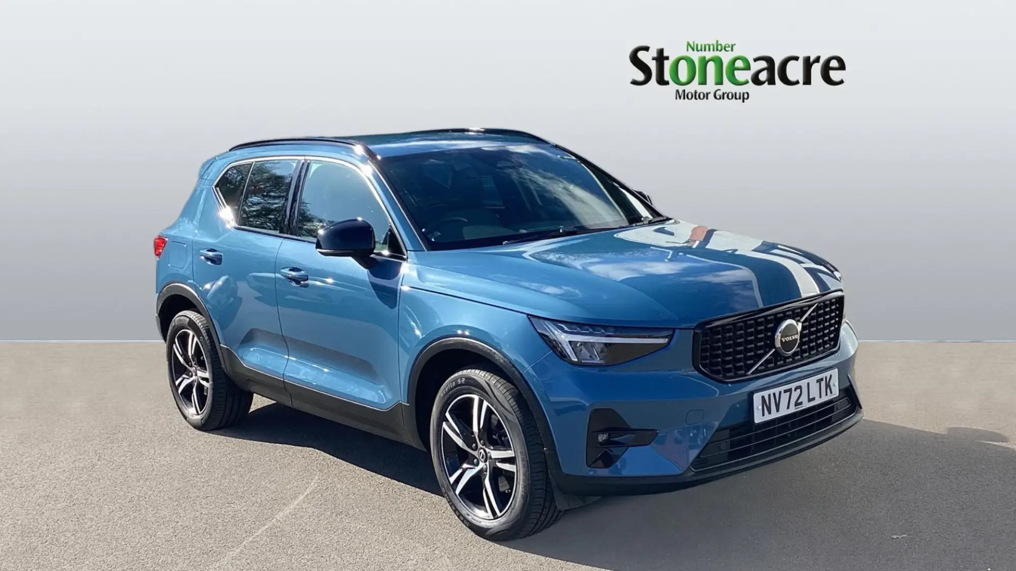 Volvo XC40 2.0 B3P Plus Dark 5dr Auto NV72LTK Image 1