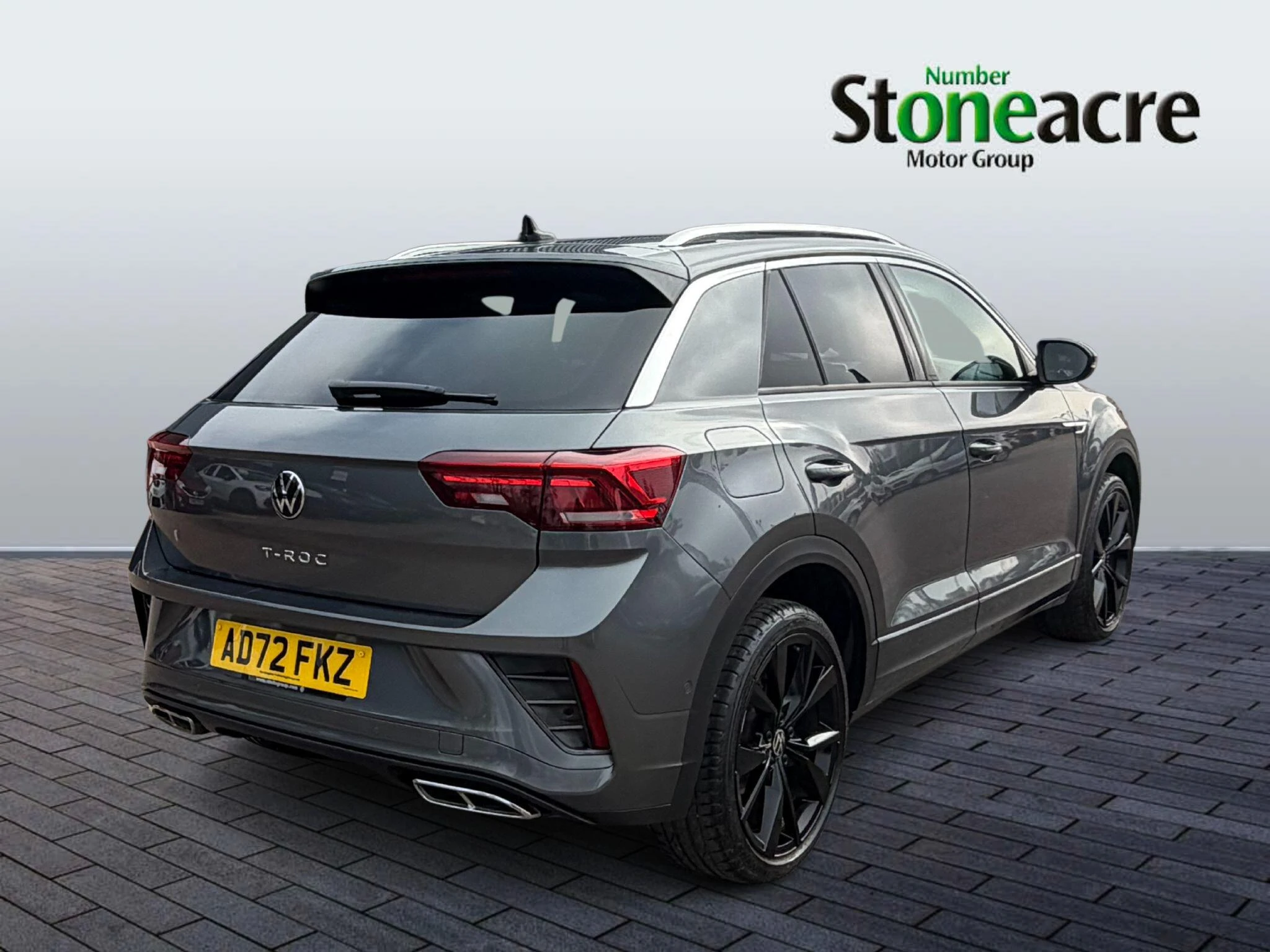 Volkswagen T-Roc 1.5 TSI R-Line Euro 6 (s/s) 5dr AD72FKZ Image 3