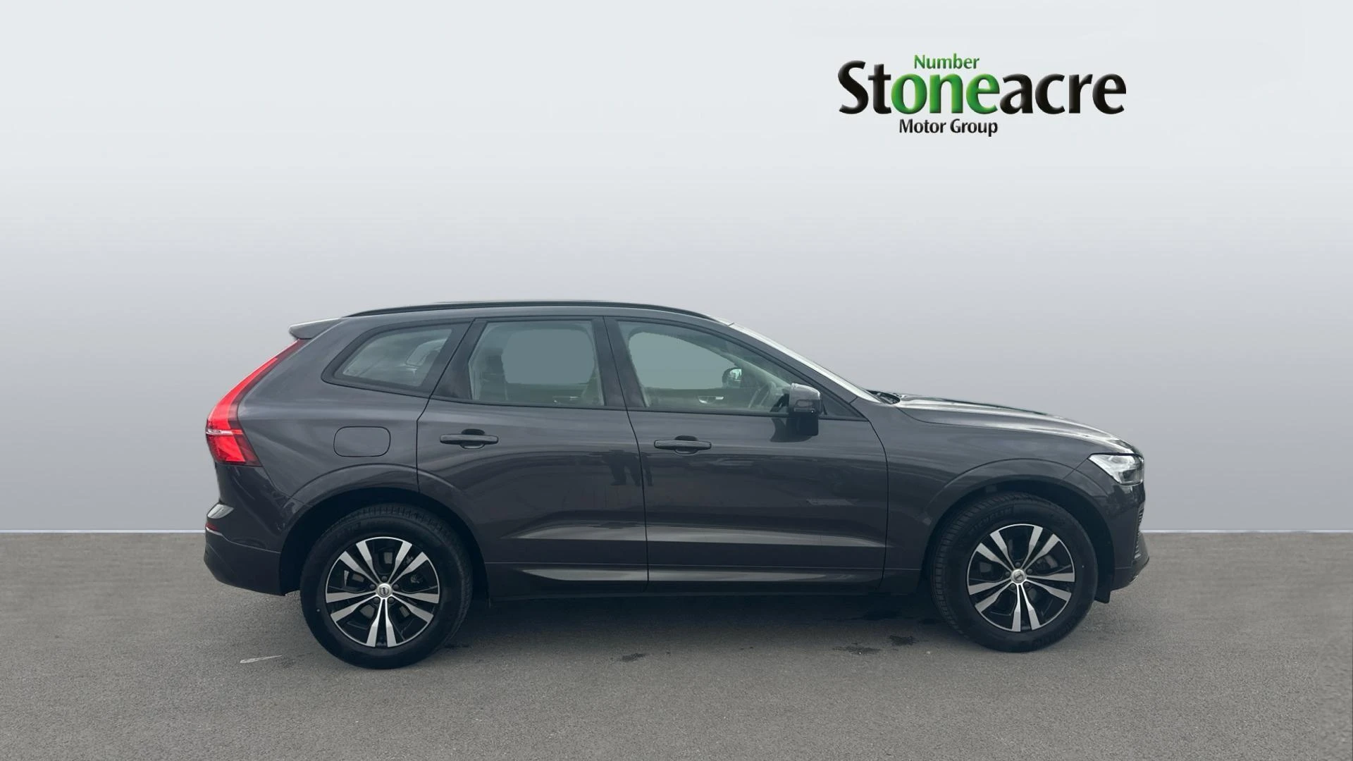 Volvo XC60 Core B5 AWD Mild Hybrid Petrol FV23WZR Image 3