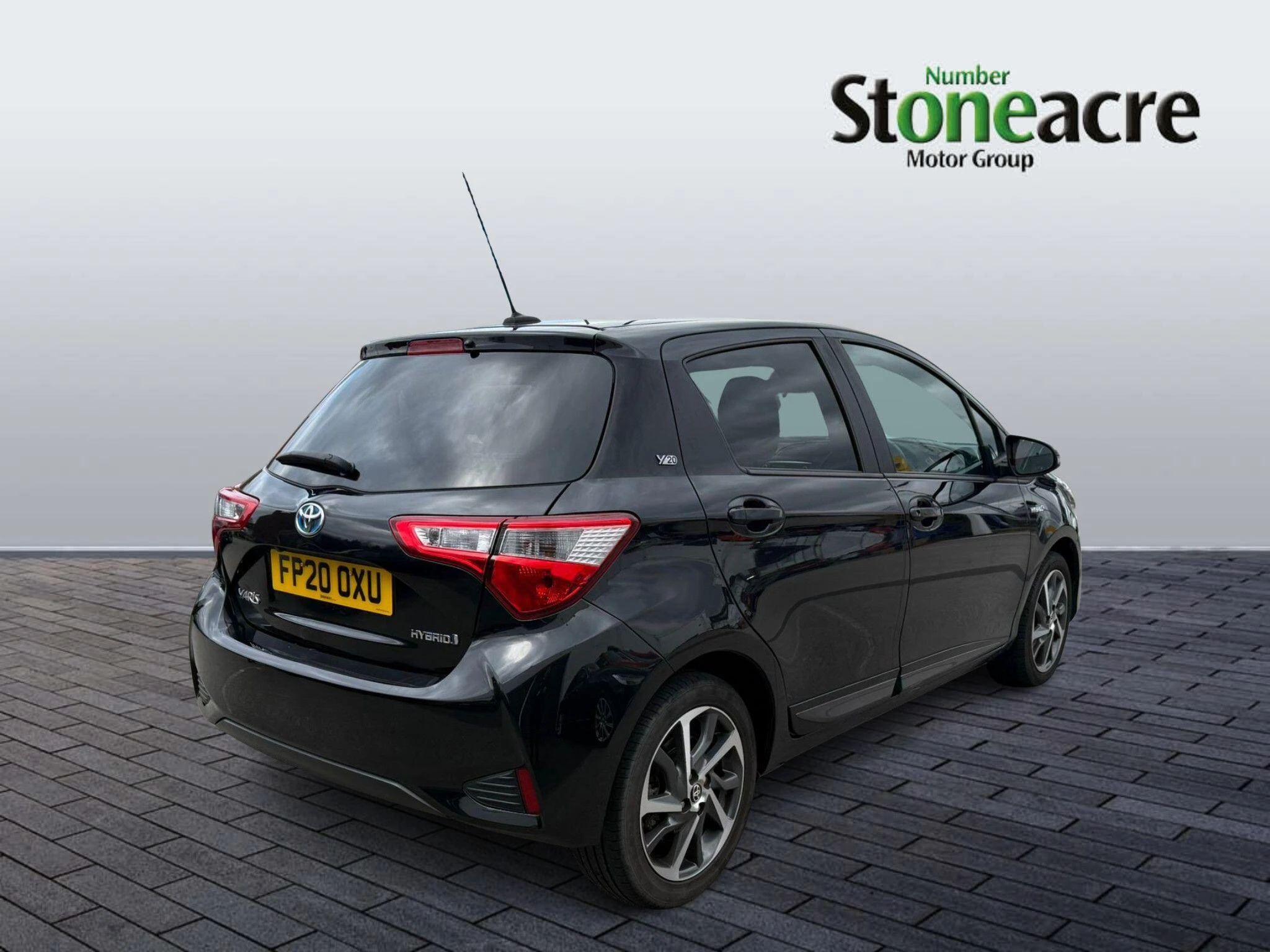 Toyota Yaris 1.5 VVT-h Y20 Bi-tone E-CVT Euro 6 (s/s) 5dr FP20OXU Image 3